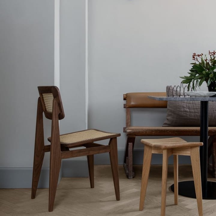 C-Chair krzesło - oak oiled, oparcie z naturalnej wikliny - GUBI