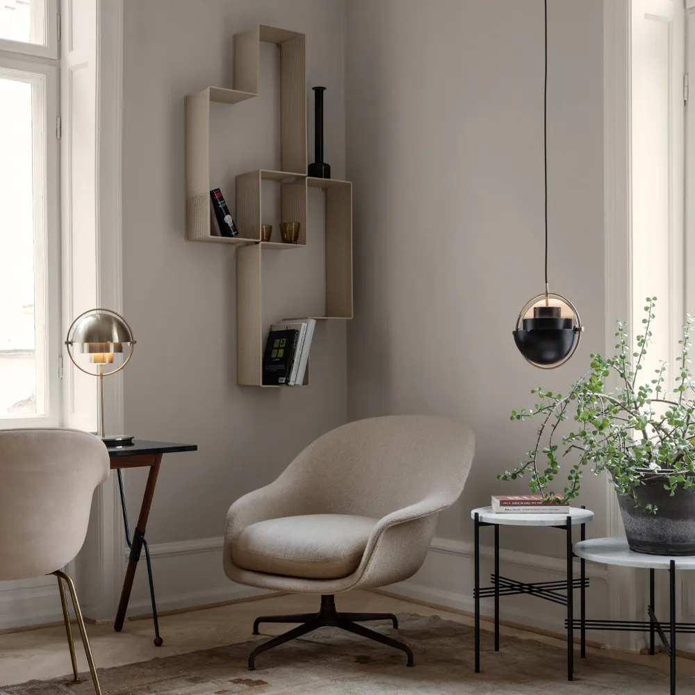 Dédal półka, soft black GUBI