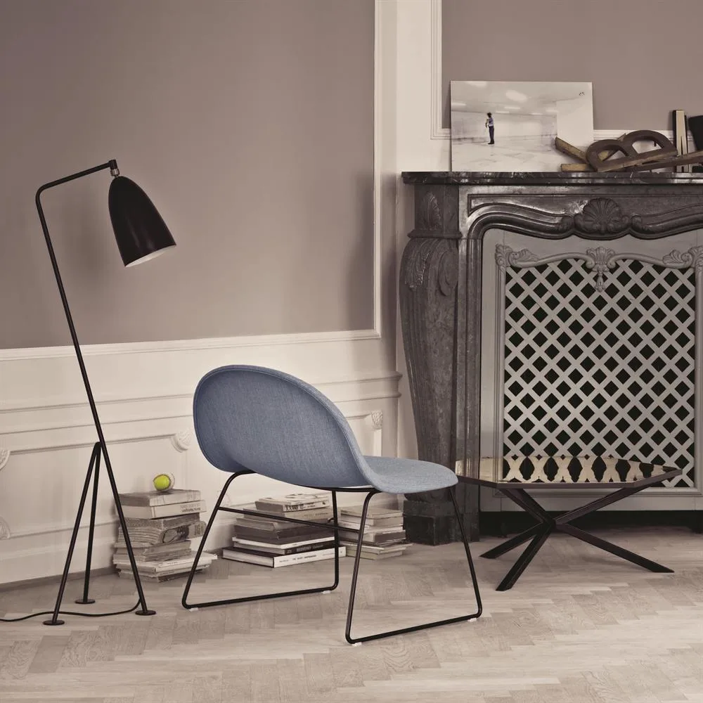 Gräshoppa lampa podłogowa, czarny GUBI