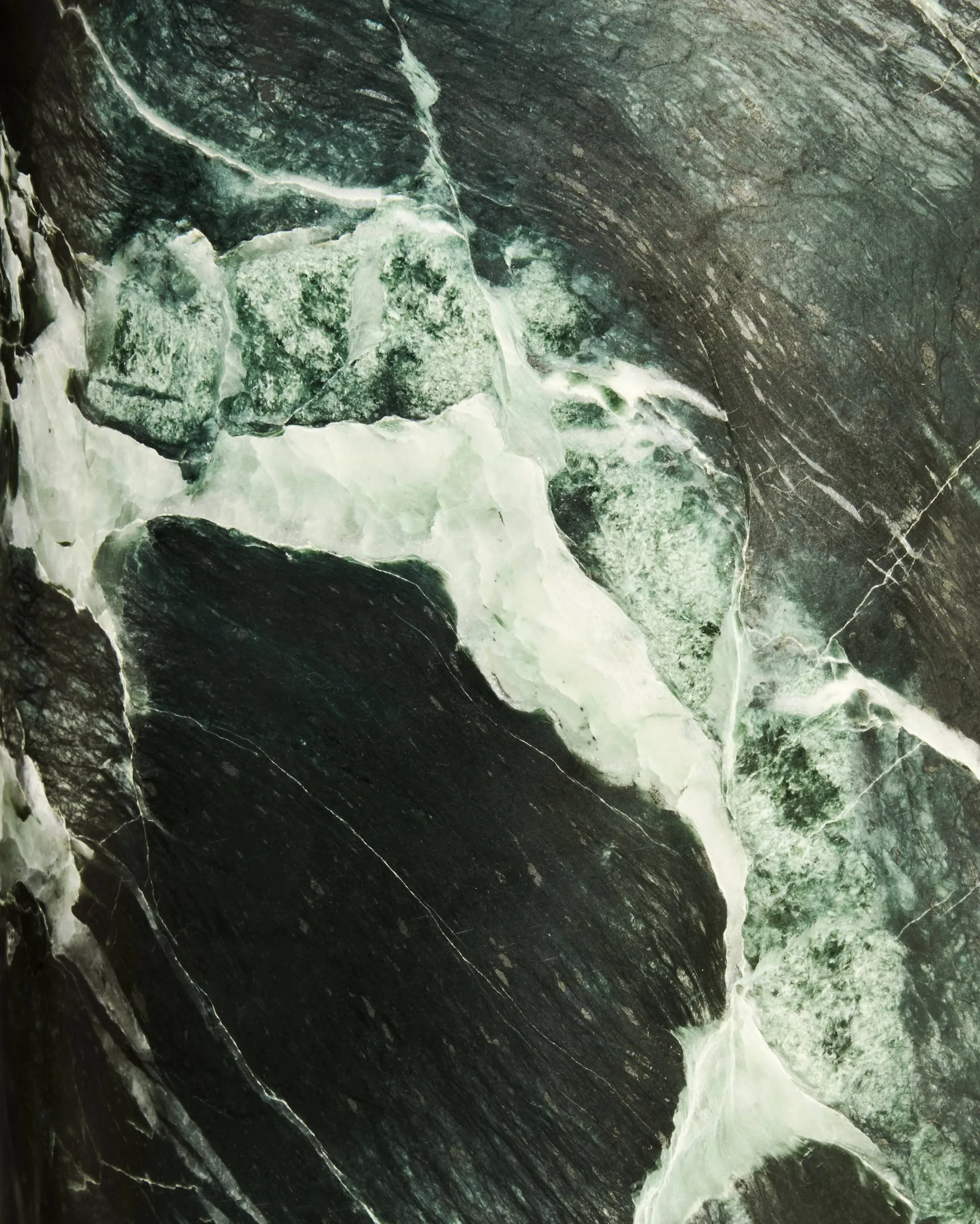 Gravity lampa podłogowa, Emerald marble-canvas GUBI