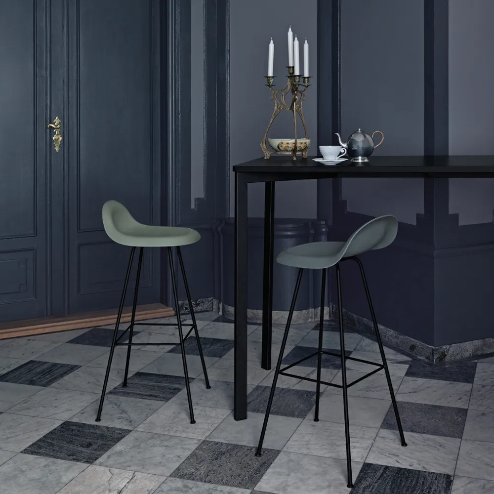 Gubi 3D krzesło barowe wysoke, oak matowy lakierowany, chromade stalmedar GUBI