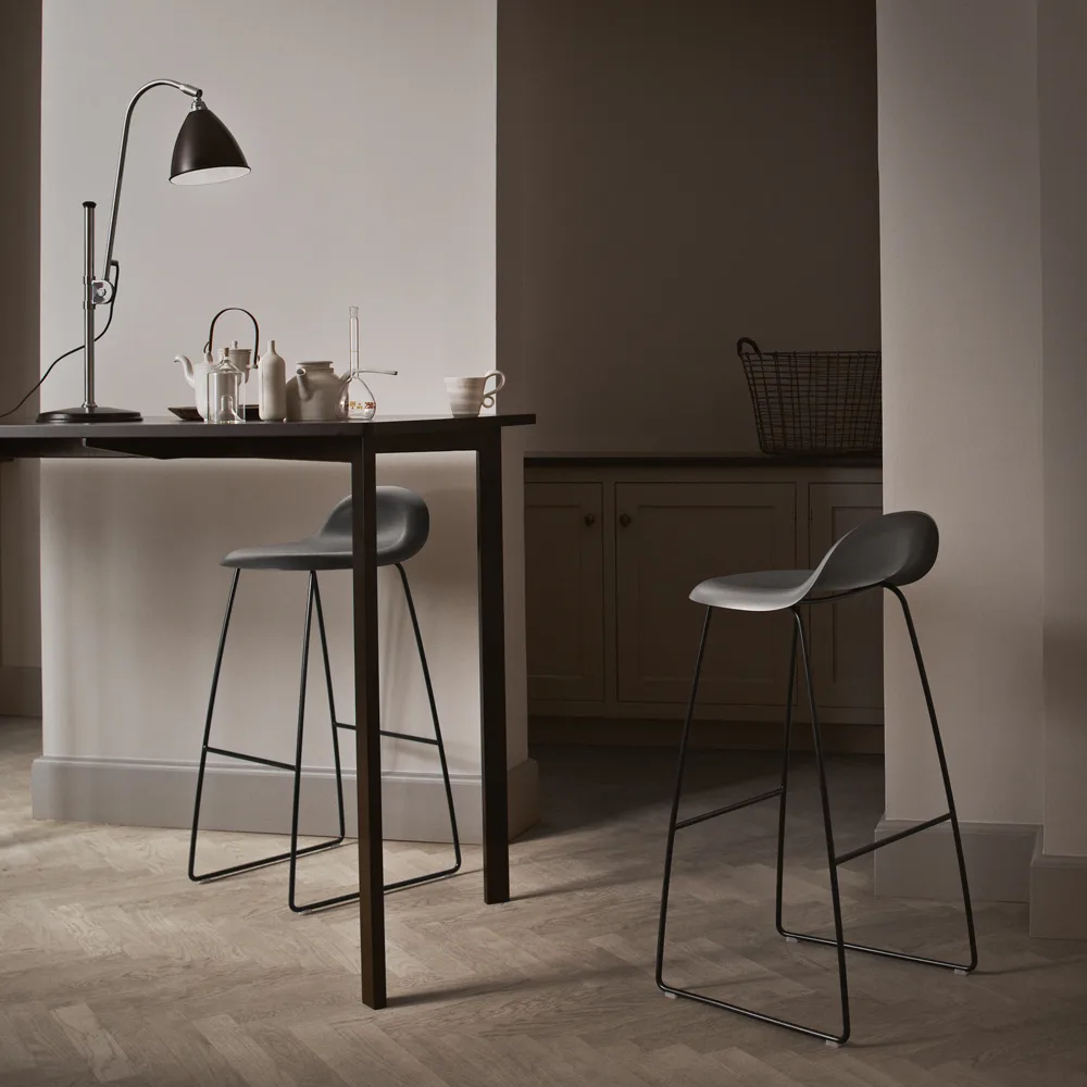 Gubi 3D krzesło barowe wysoke, oak matowy lakierowany, chromade stalmedar GUBI