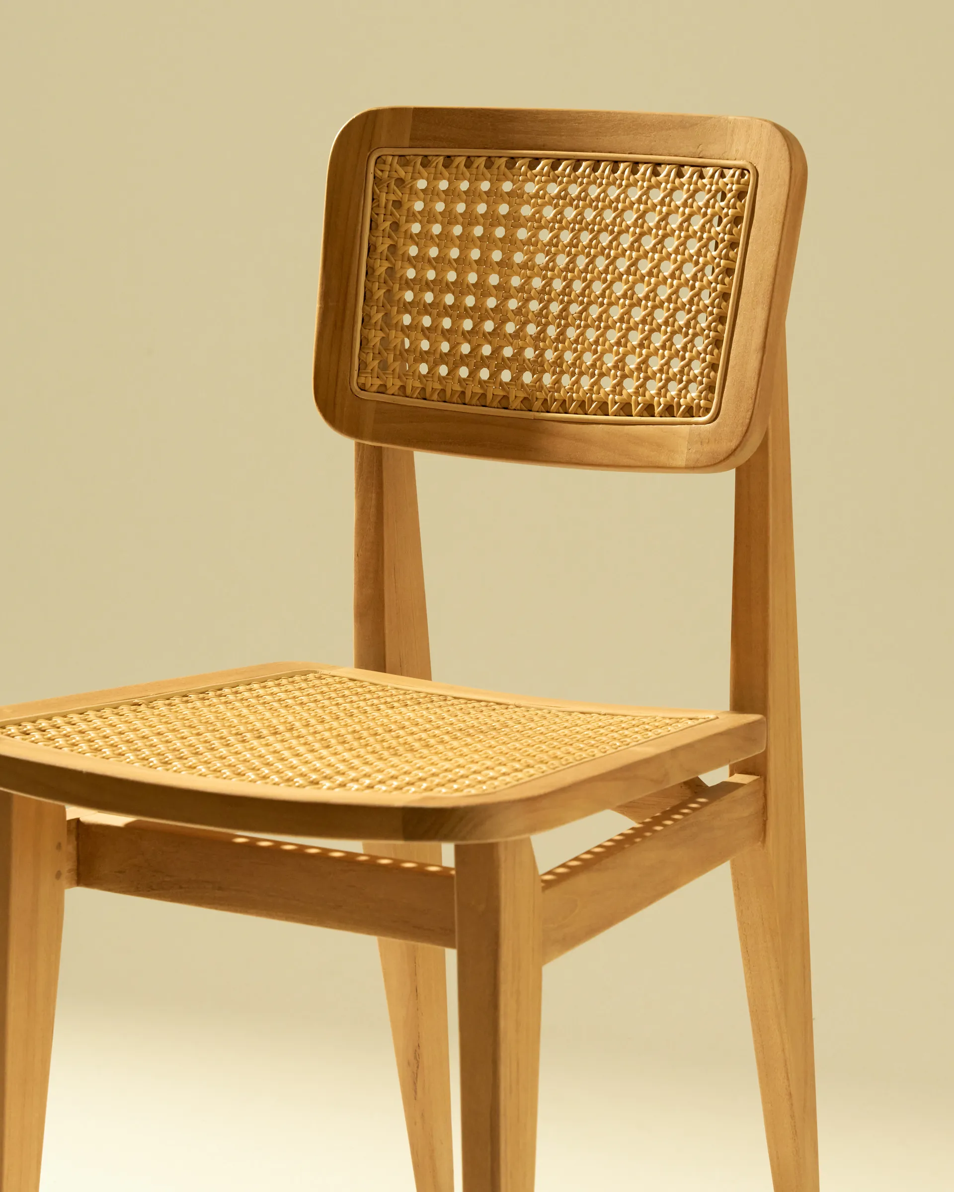 Krzesło C-chair Outdoor , All french cane-natural teak GUBI