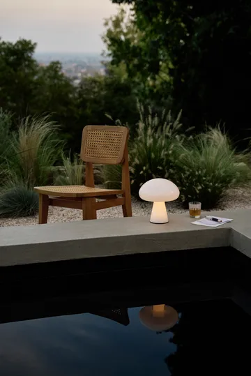 Krzesło C-chair Outdoor  - All french cane-natural teak - GUBI