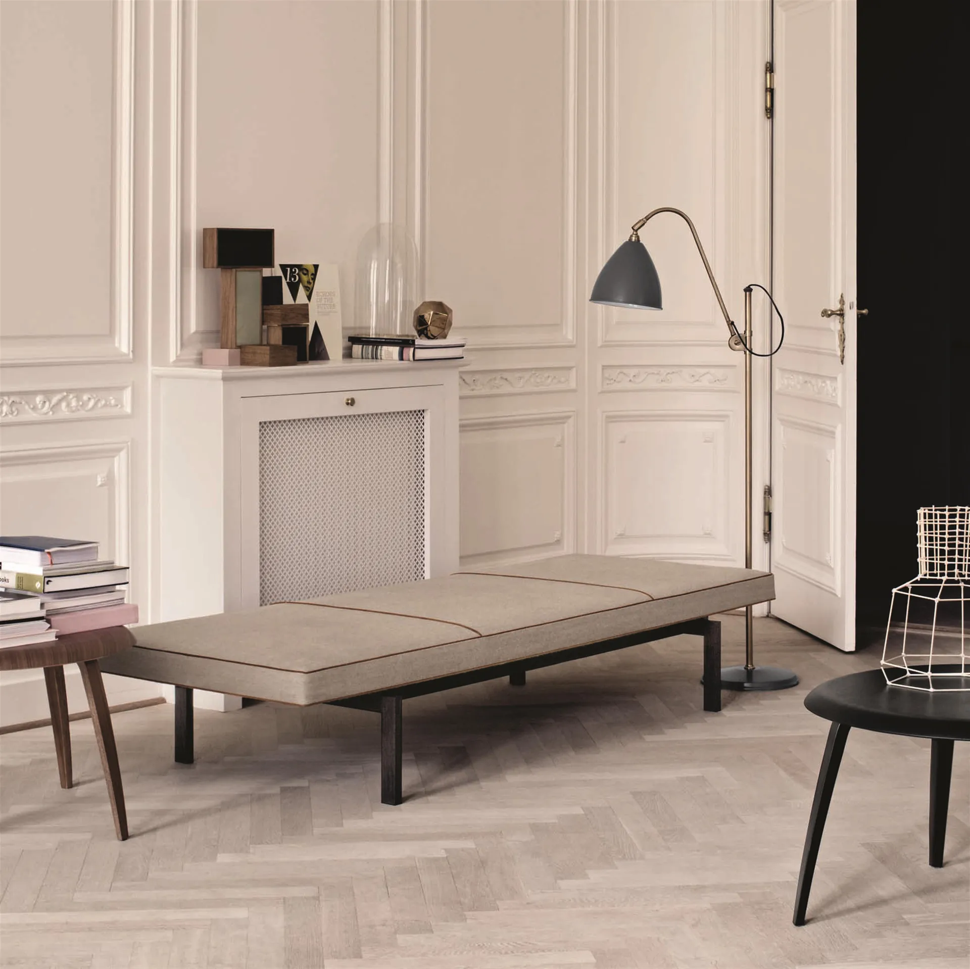 Lampa podłogowa Bestlite BL3M, szary - mosiądz GUBI