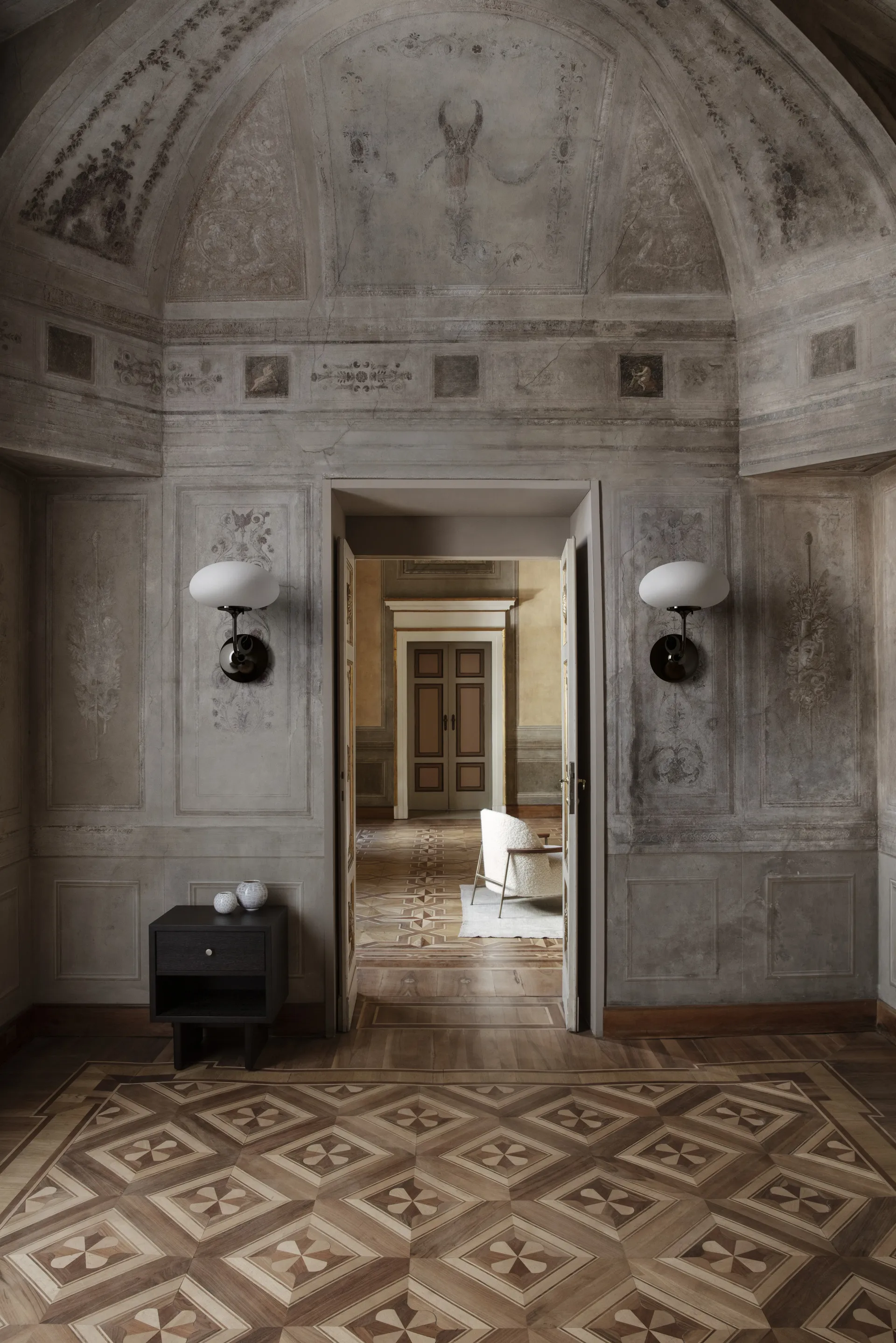 Lampa ścienna Stemlite, Szkło chromowane czarne matowe GUBI