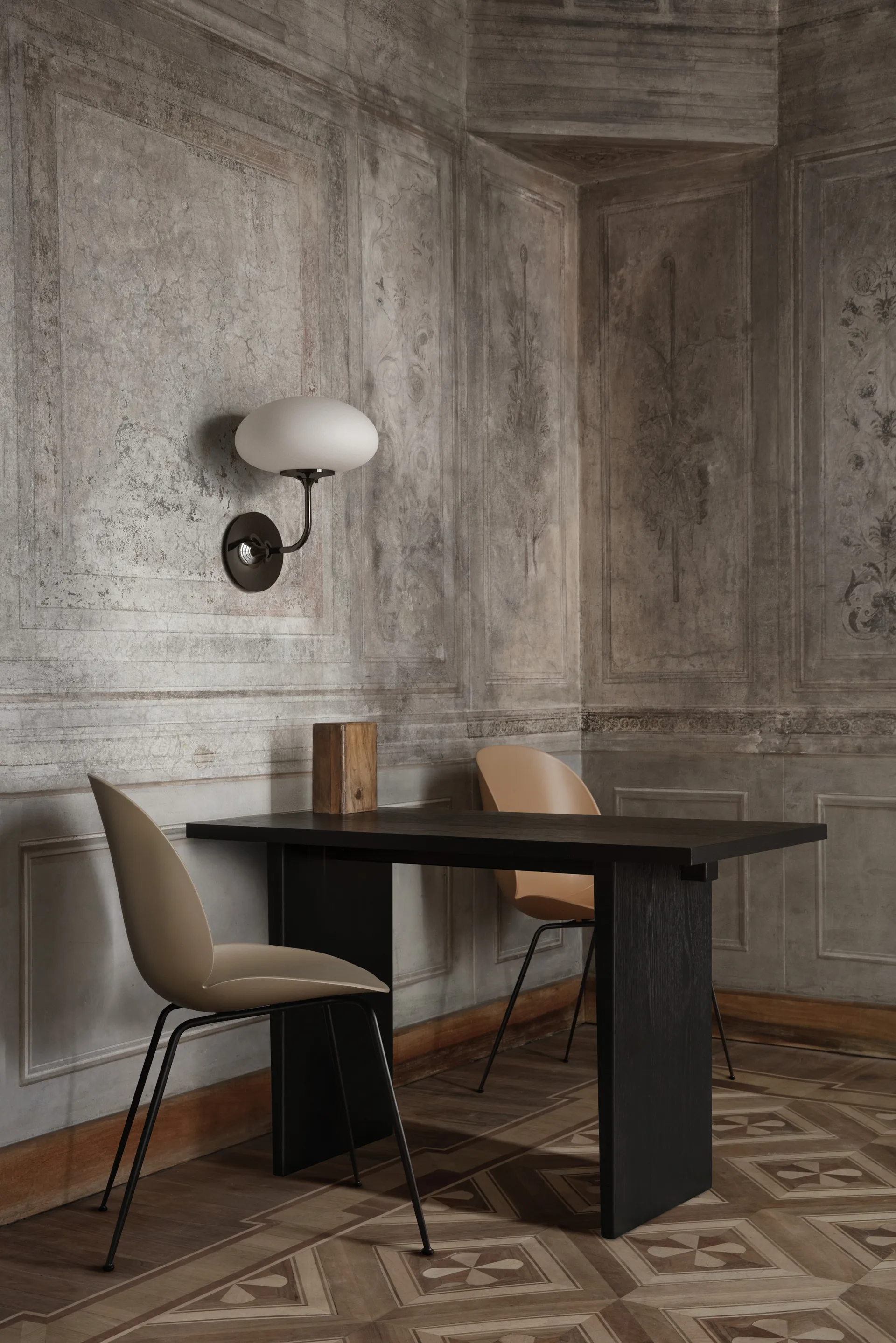 Lampa ścienna Stemlite, Szkło chromowane czarne matowe GUBI