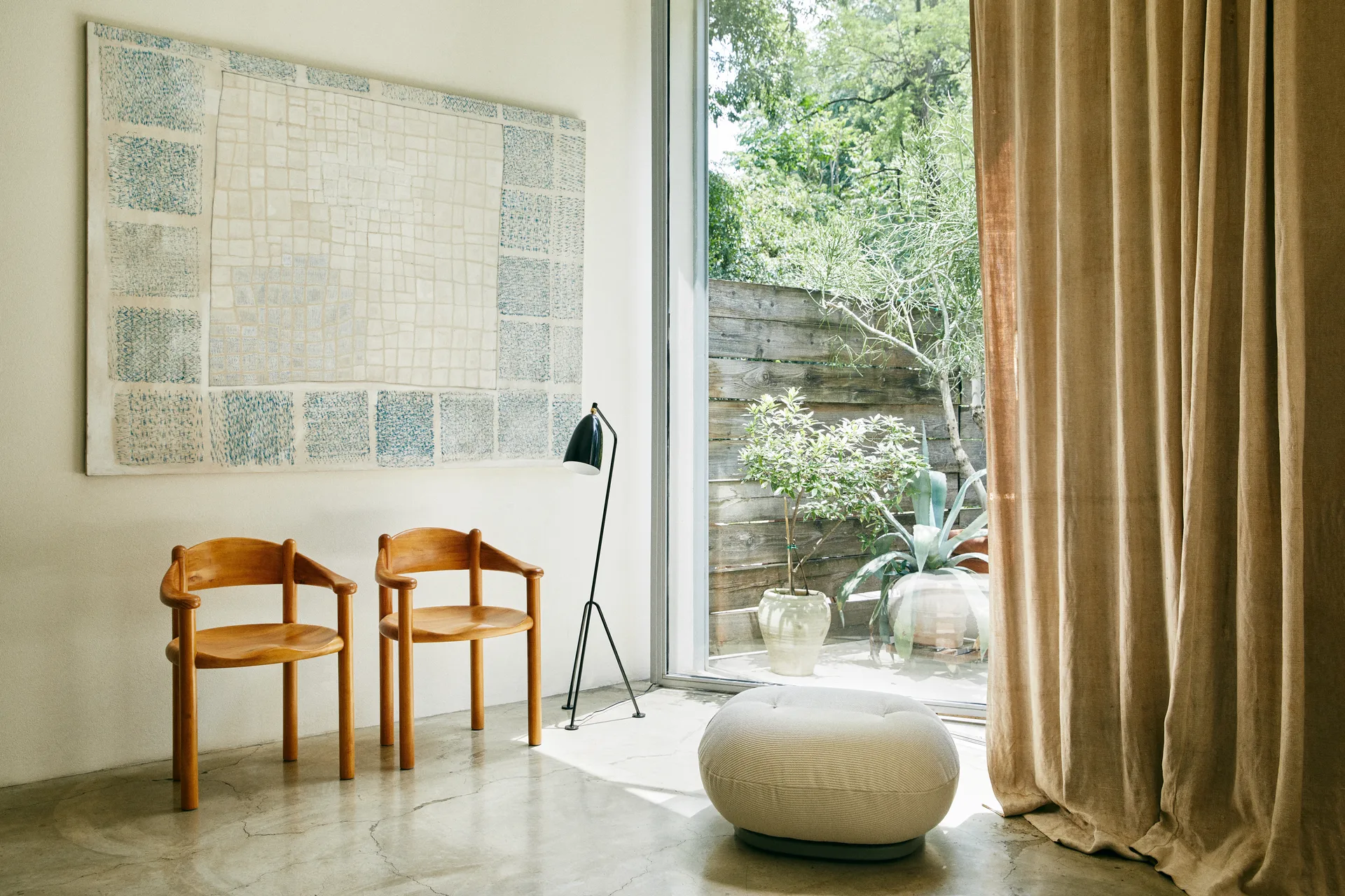 Lampa stojąca Gräshoppa, Czarny  GUBI