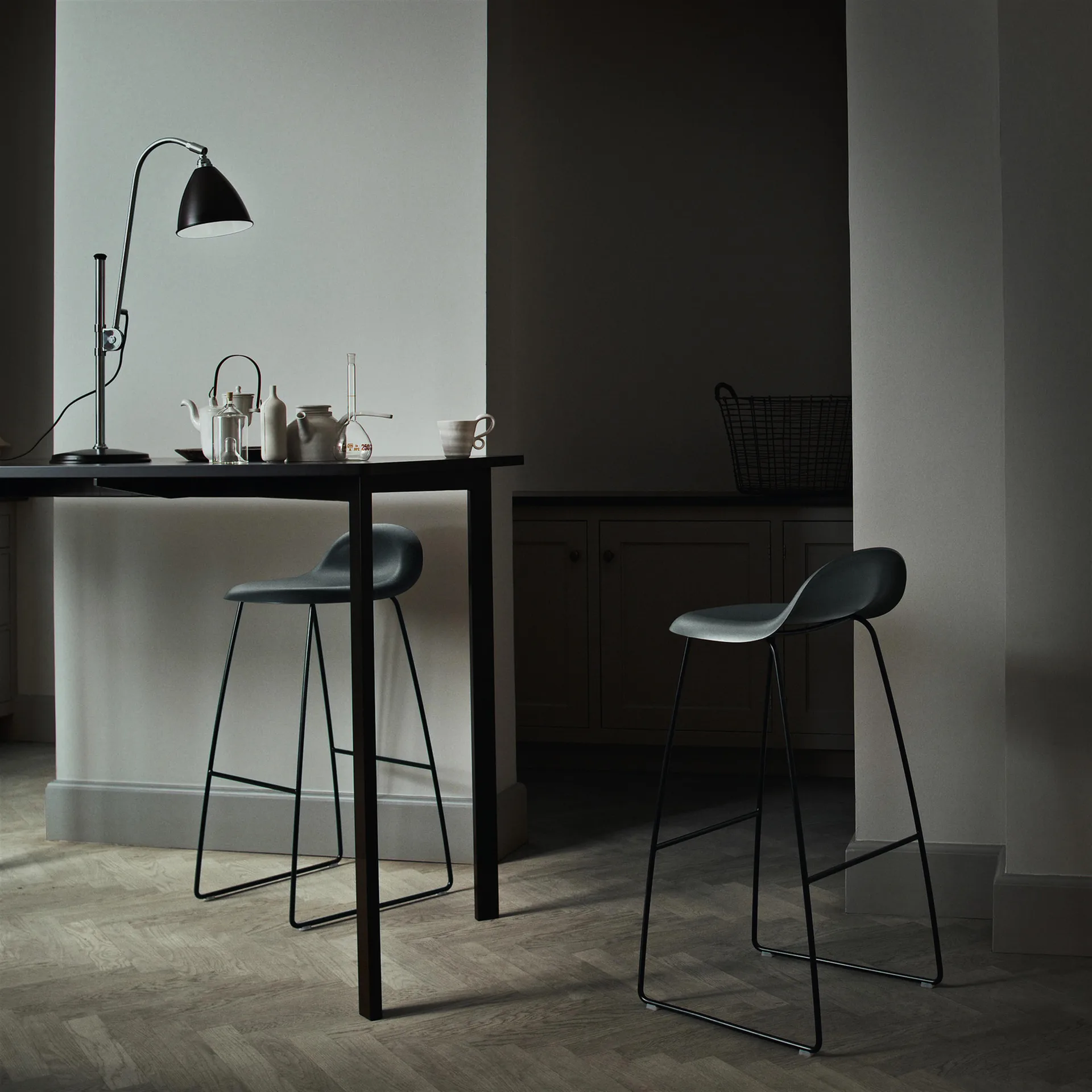 Lampa stołowa Bestlite BL1, czarny-chrom GUBI