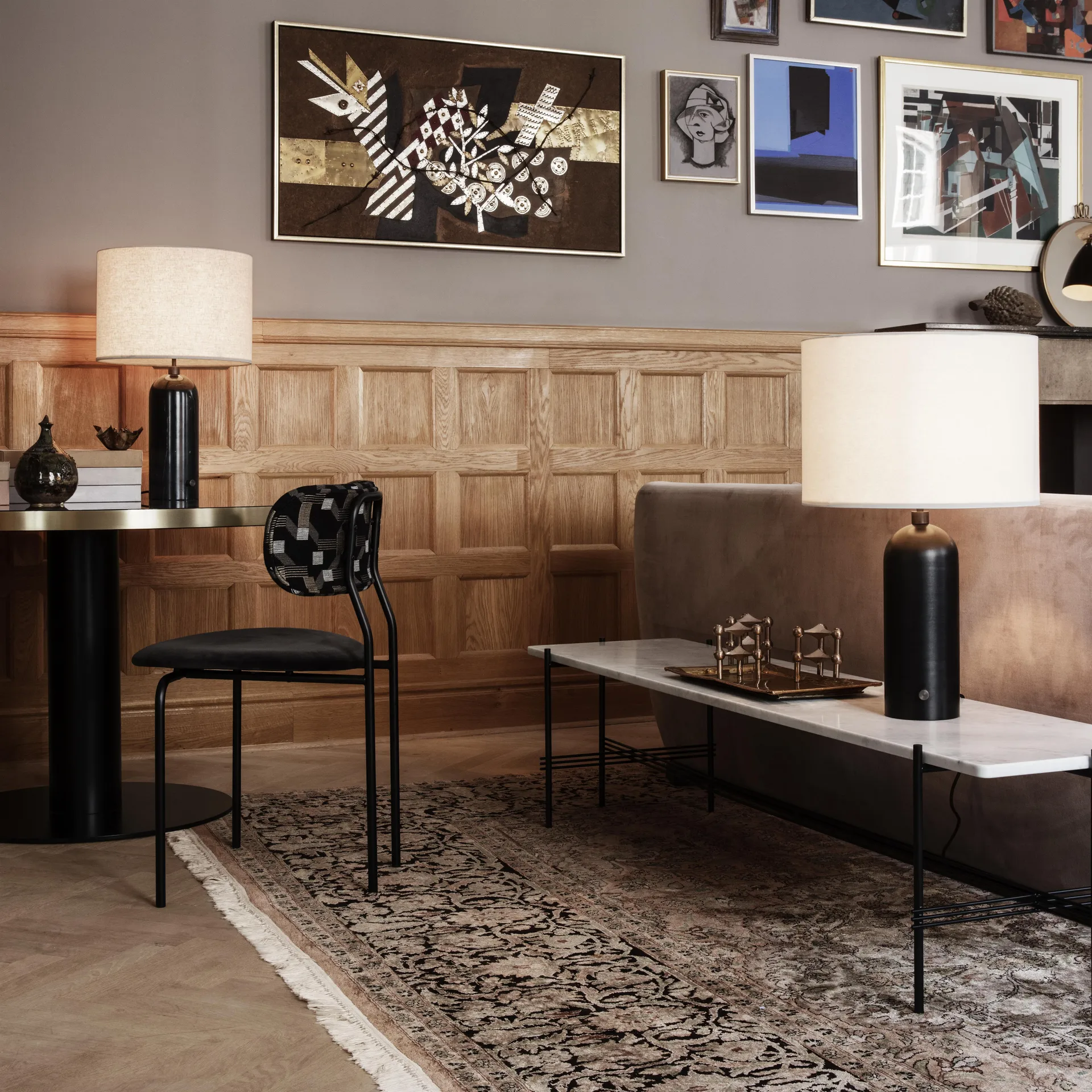 Lampa stołowa Gravity S, black marble + biała przesłona GUBI