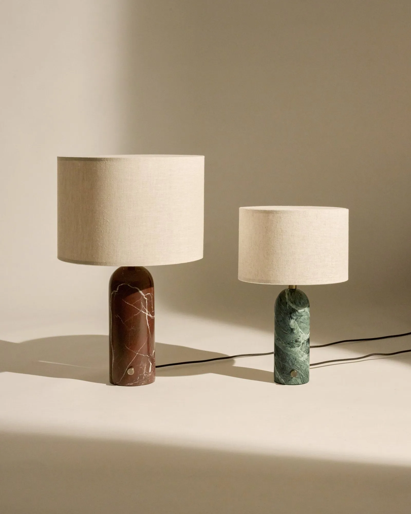 Lampa stołowa Gravity S, Emerald marble-white GUBI