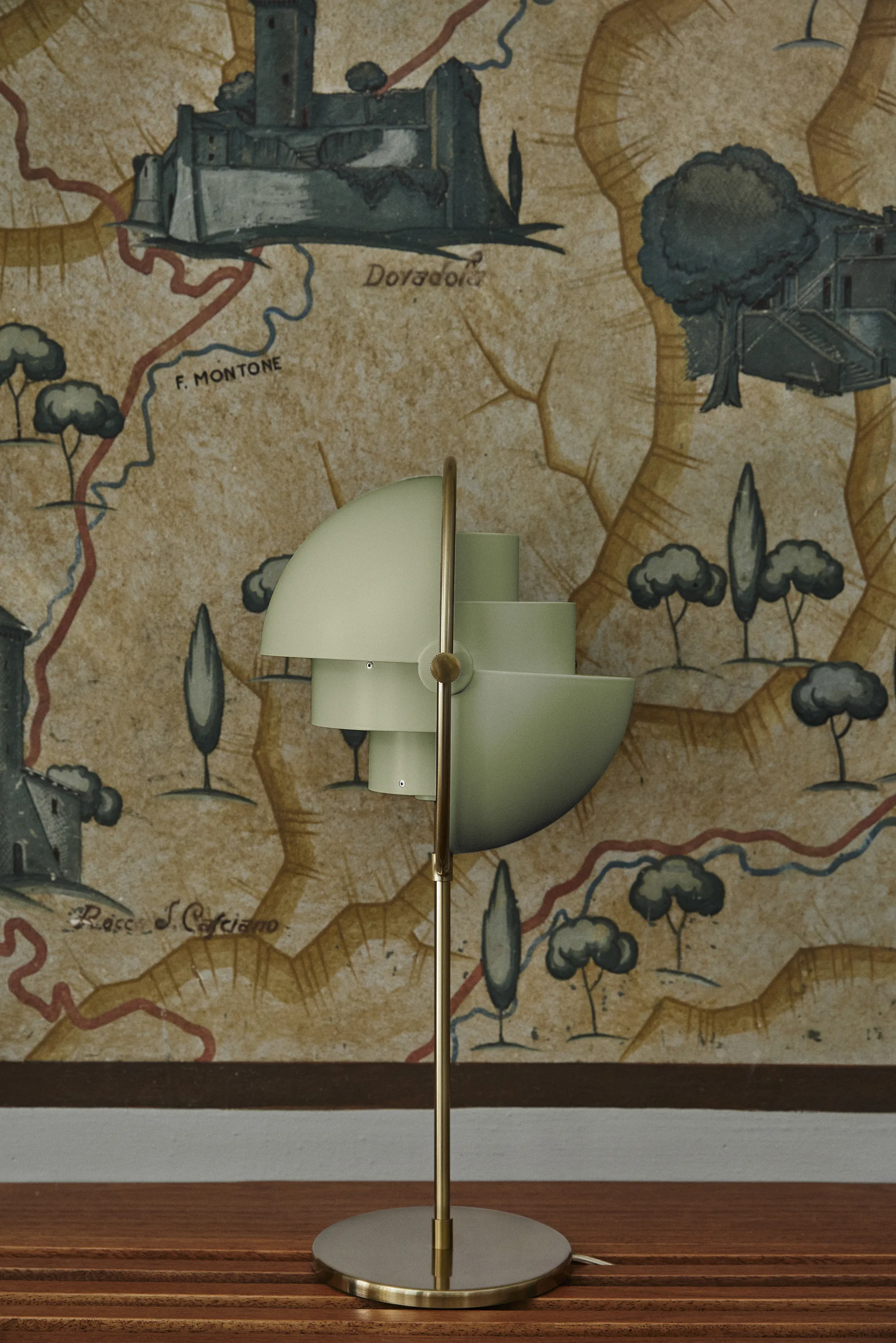 Lampa stołowa Multi-Lite, Brass-desert sage GUBI