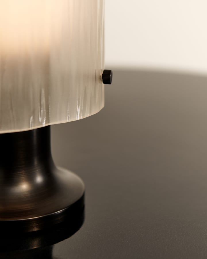 Lampa stołowa Seine Portable Lamp - Antique brass-white - GUBI