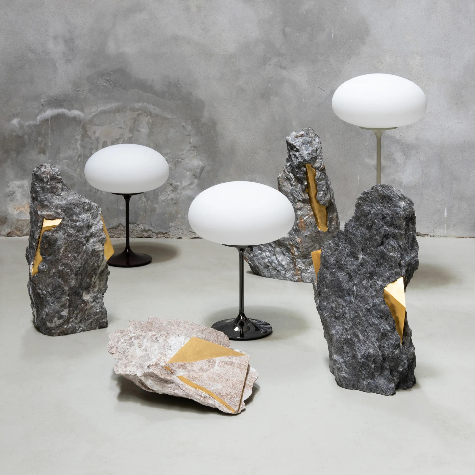 Lampa stołowa Stemlite 70 cm, Pebble Grey GUBI
