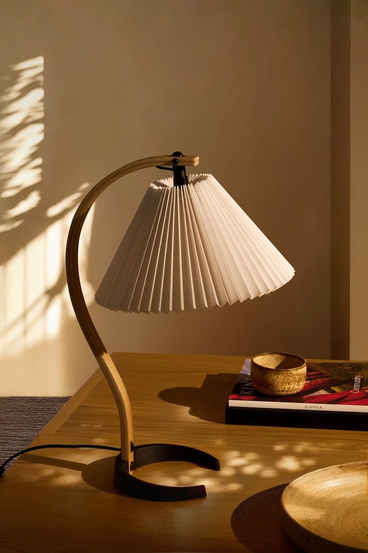 Lampa stołowa Timberline, Oak-birch-white GUBI