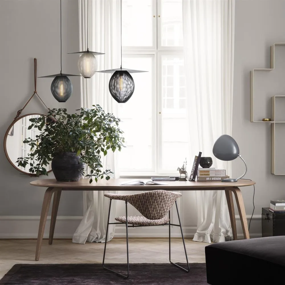 Lampa wisząca Satellite średnia, rainy grey (szary) GUBI