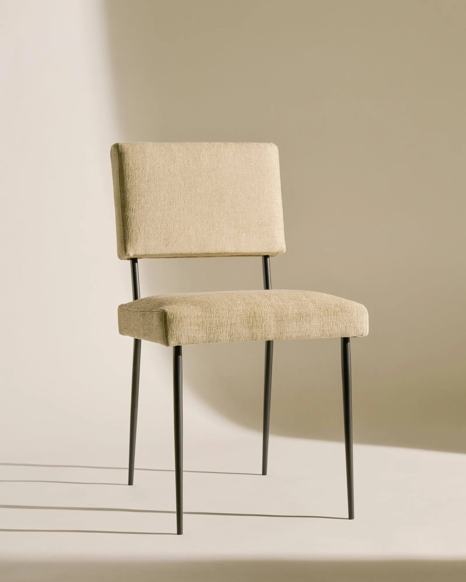 M-Chair krzesło, Bonito 075-matowa czerń GUBI