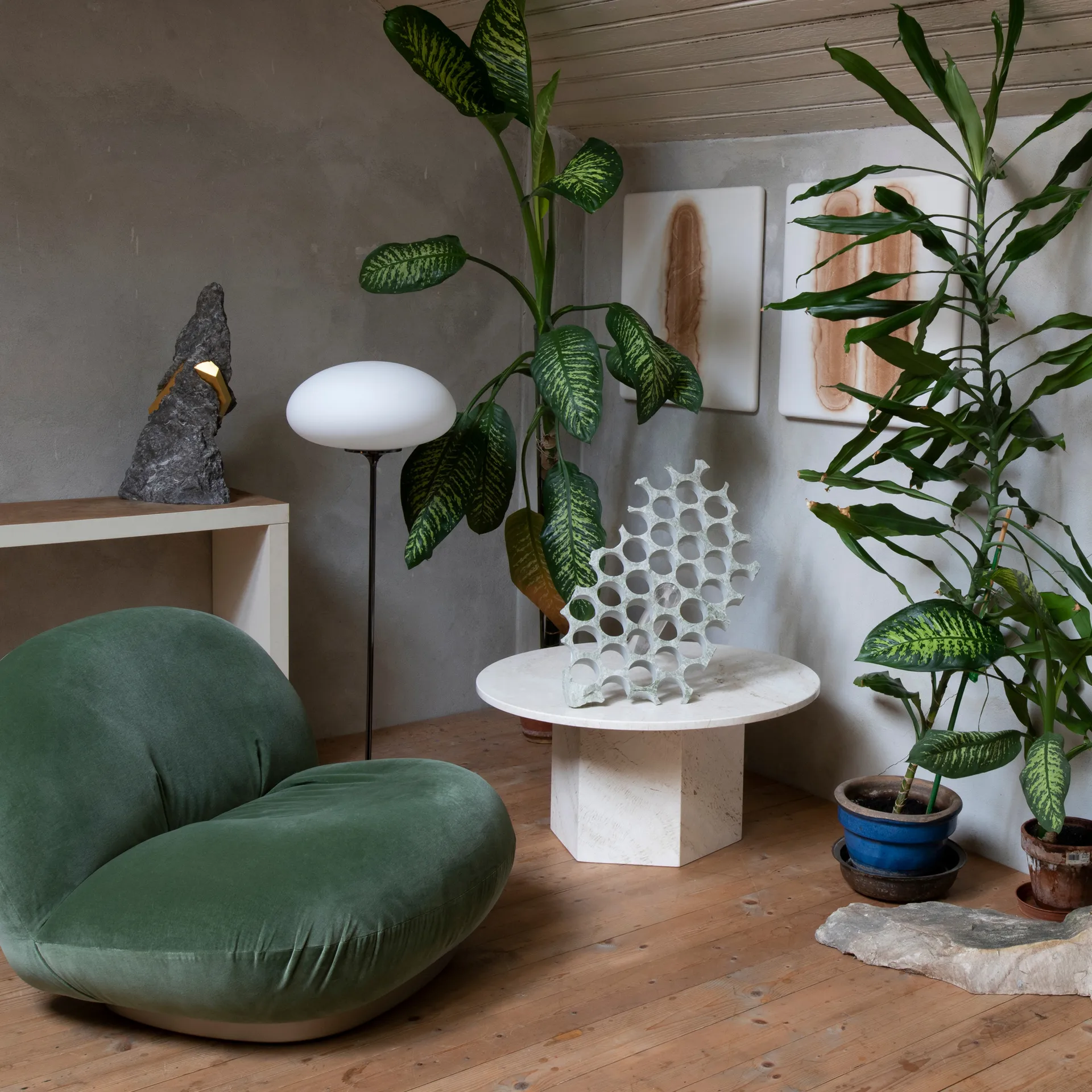 Stemlite lampa podłogowa 110 cm, Black Chrome GUBI