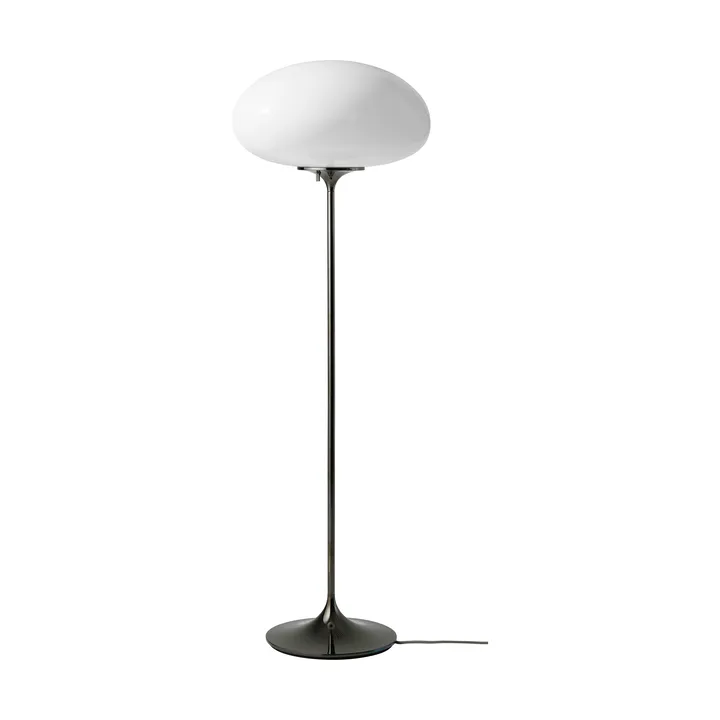 Stemlite lampa podłogowa - Black Chrome - szkło opalowe 110 cm - GUBI