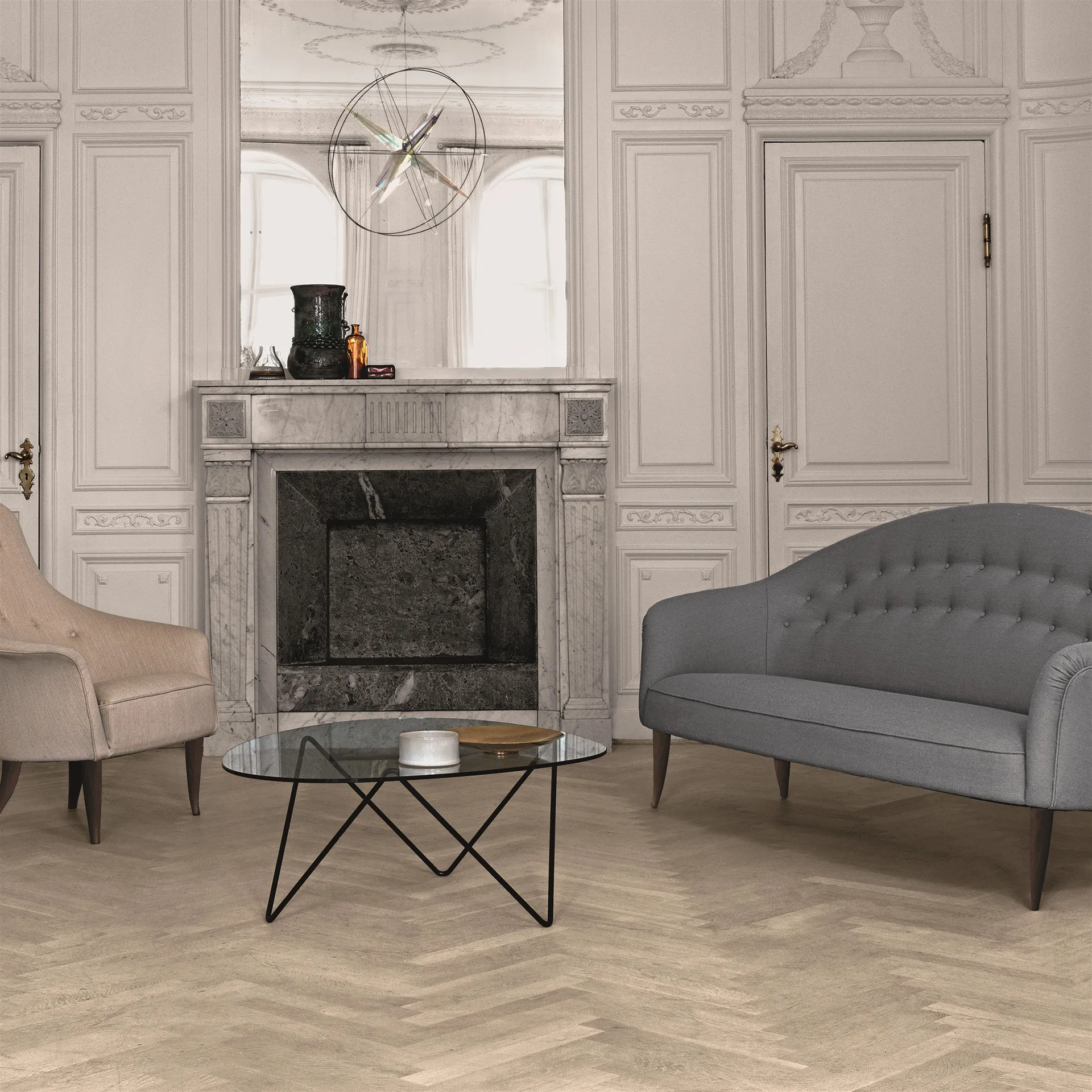 Stolik kawowy Pedrera, czarne nogi GUBI