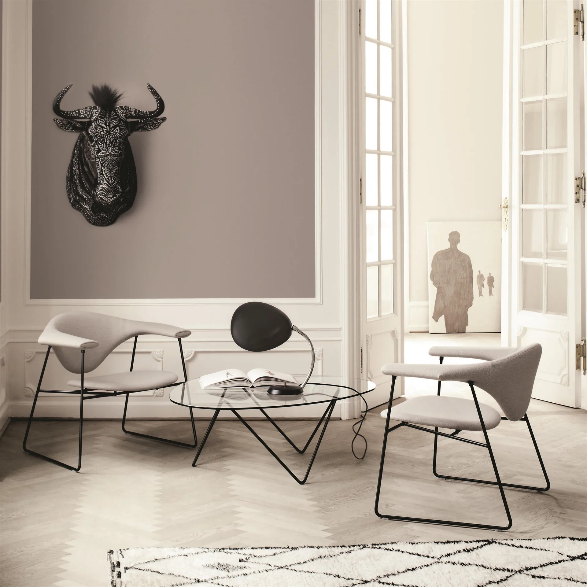 Stolik kawowy Pedrera, czarne nogi GUBI