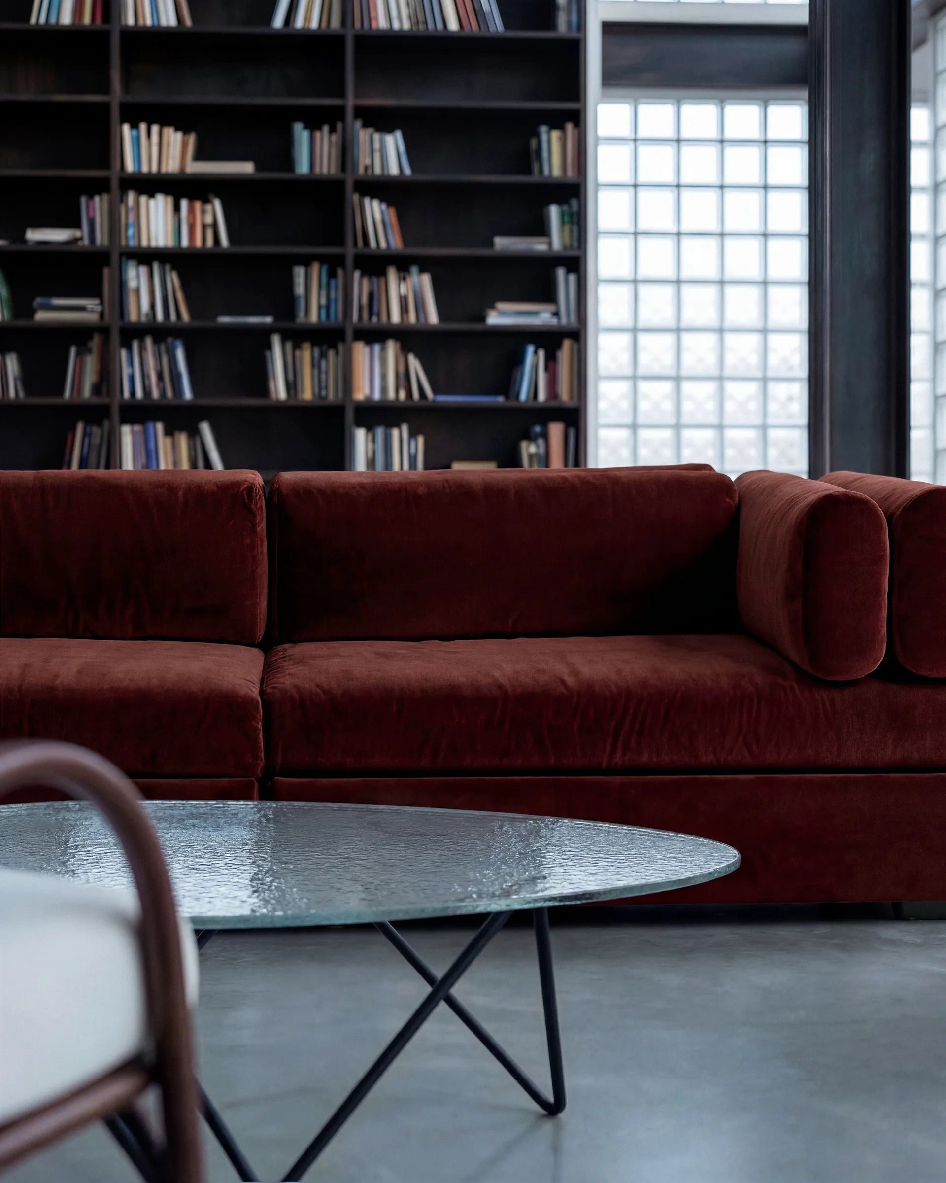 Stolik kawowy Pedrera, Czarny półmat-przezroczyste szkło strukturalne GUBI