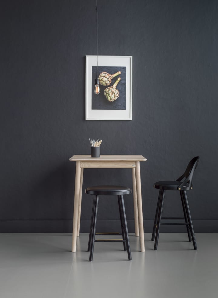 Colibri  krzesło barowe 63 cm - Bejca - czarny dąb, czarne siedzisko - Hans K