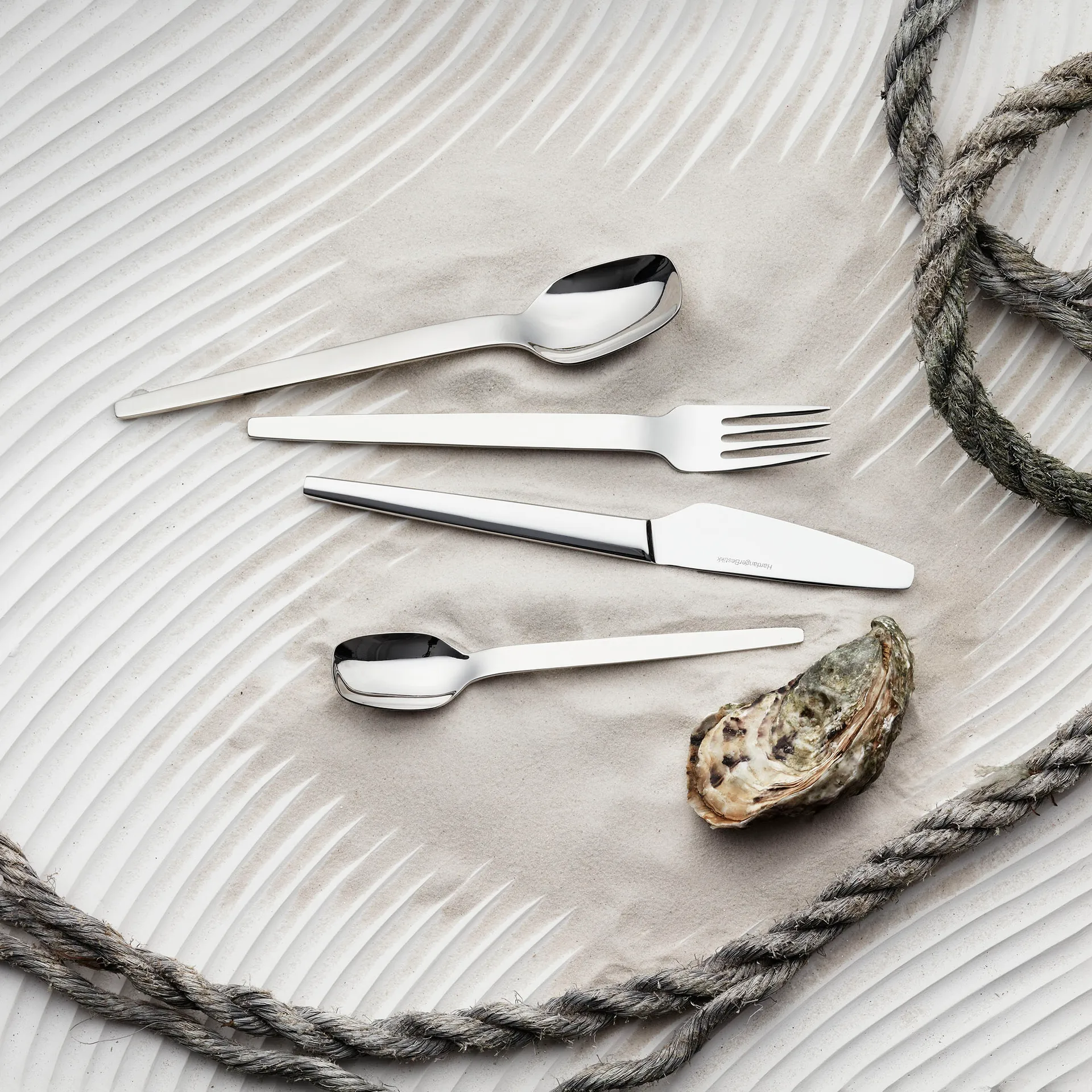 Sztućce Tina 53 szt., 24 elementy Hardanger Bestikk