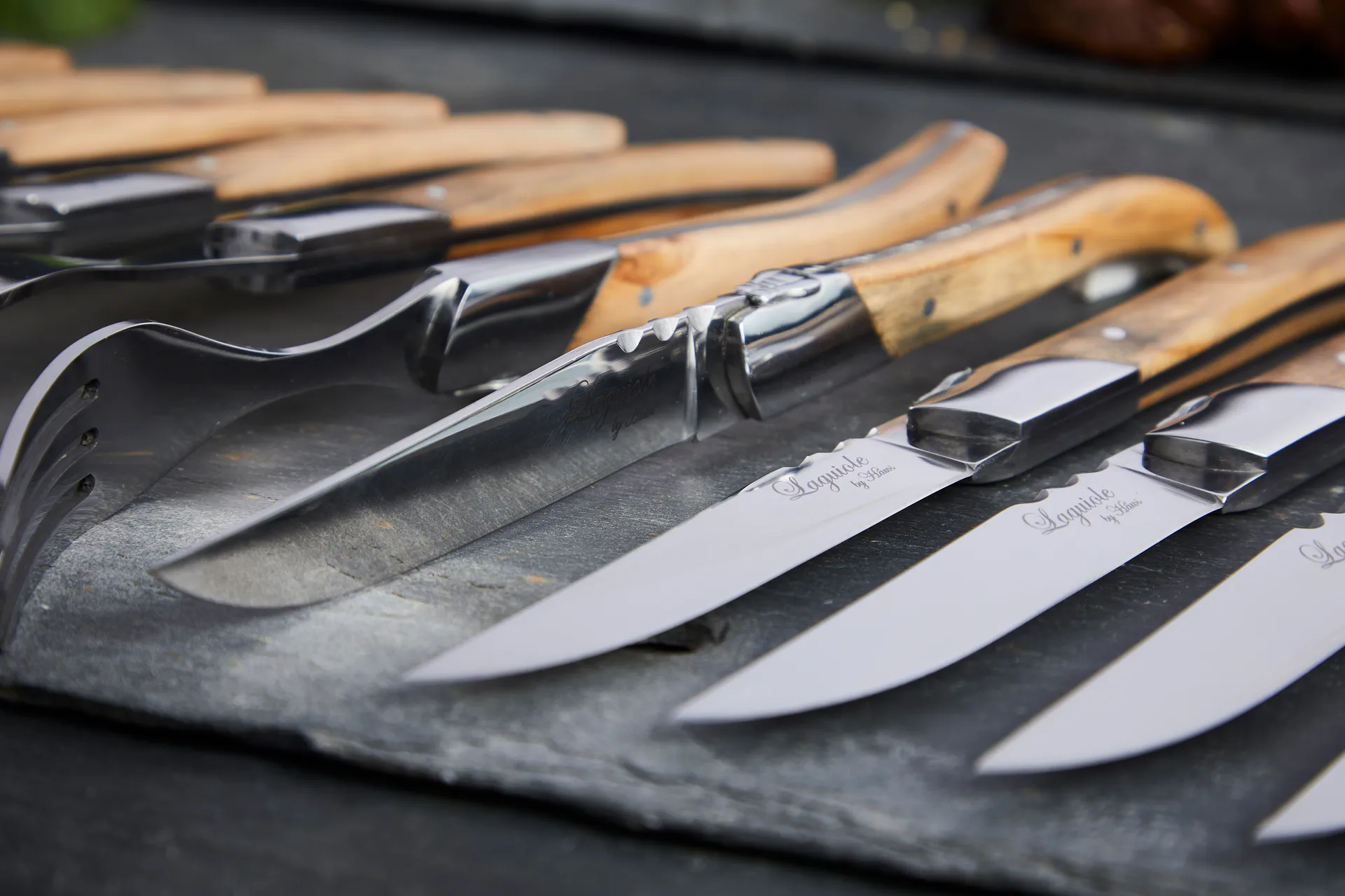 Sztućce do grilla Laguiole By Hâws, 12-części, Oliwkowy Hâws