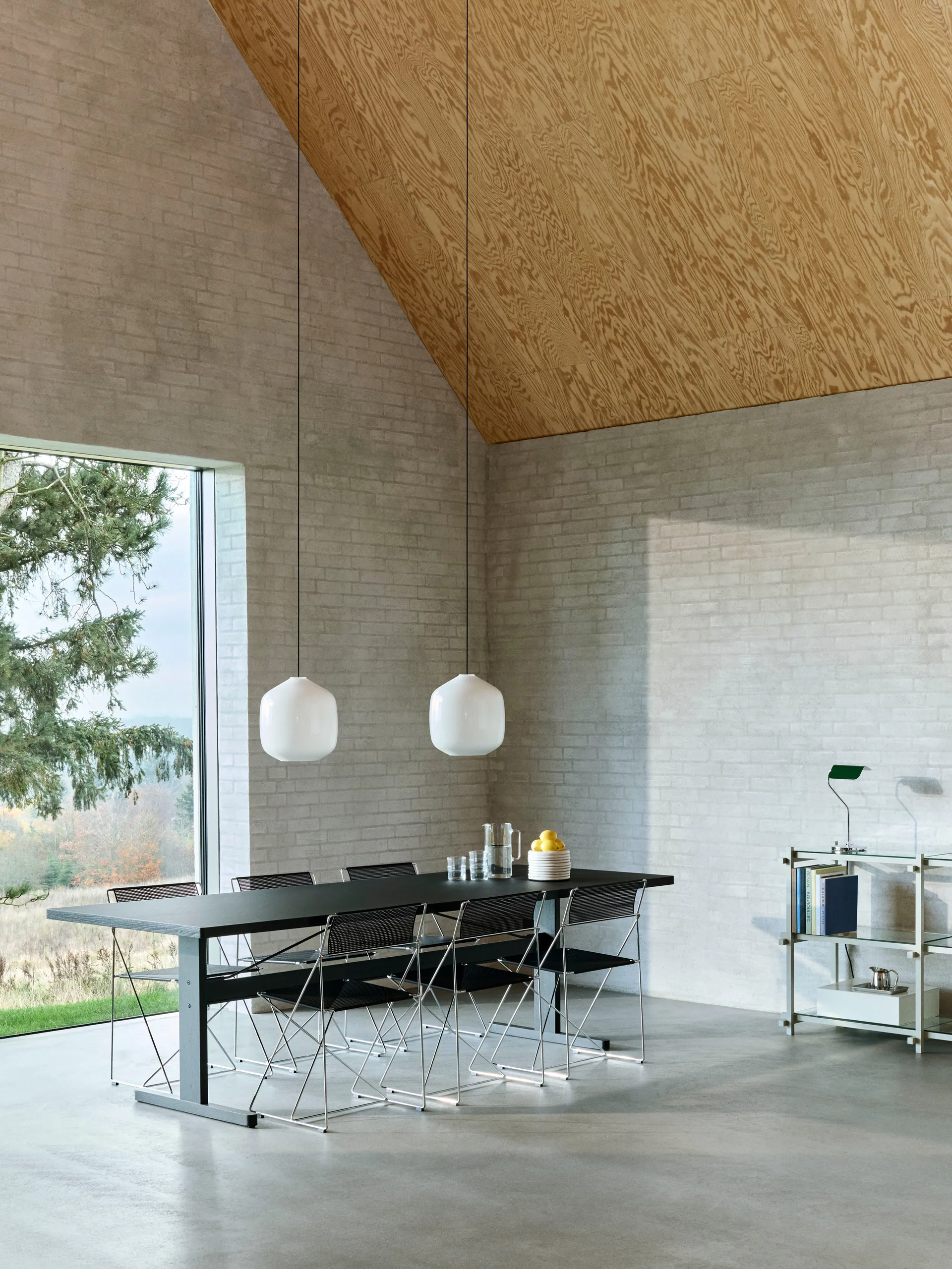 Buoy lampa wisząca Ø30 cm, Opal glass-anthracite blue HAY