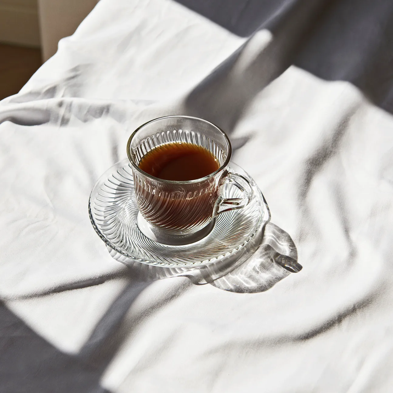 Filiżanka Pirouette ze spodkiem 15 cl, Przezroczysty HAY