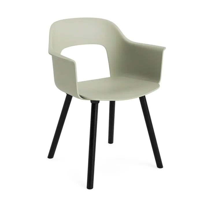 Fotel Layout Armchair 221 z podłokietnikami - Pastel green-dąb lakierowany na czarno - HAY