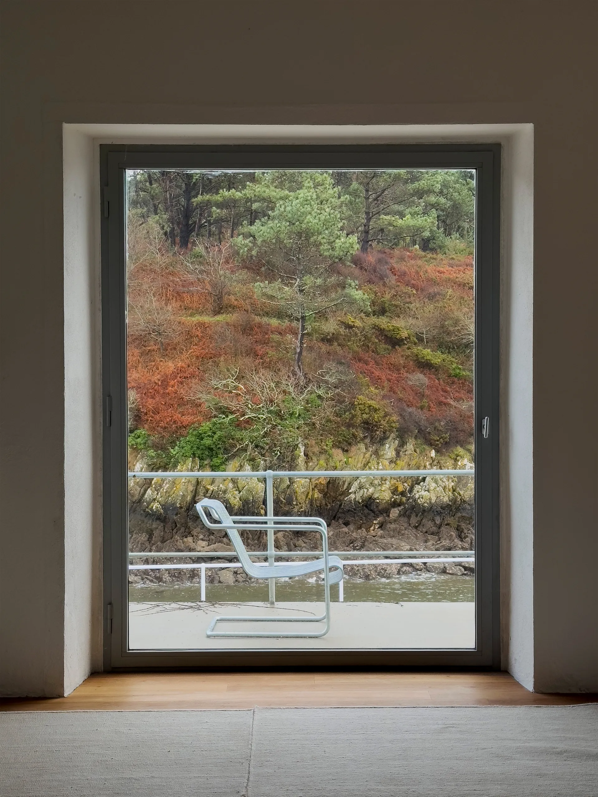 Fotel lounge Palissade Cantilever Low, Hot galvanised steel HAY