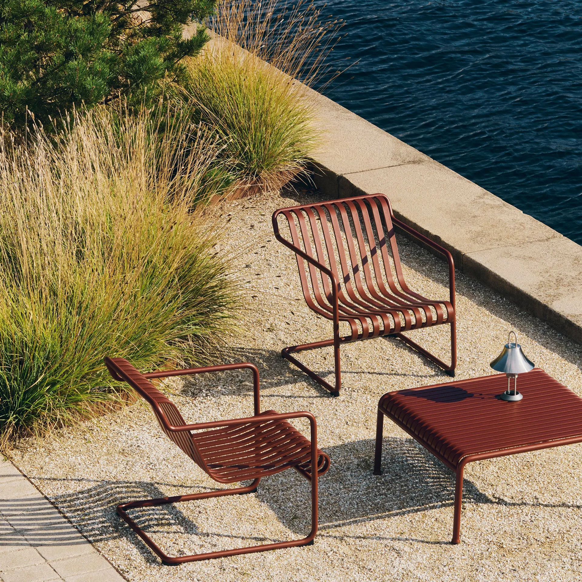 Fotel lounge Palissade Cantilever Low, Iron red HAY