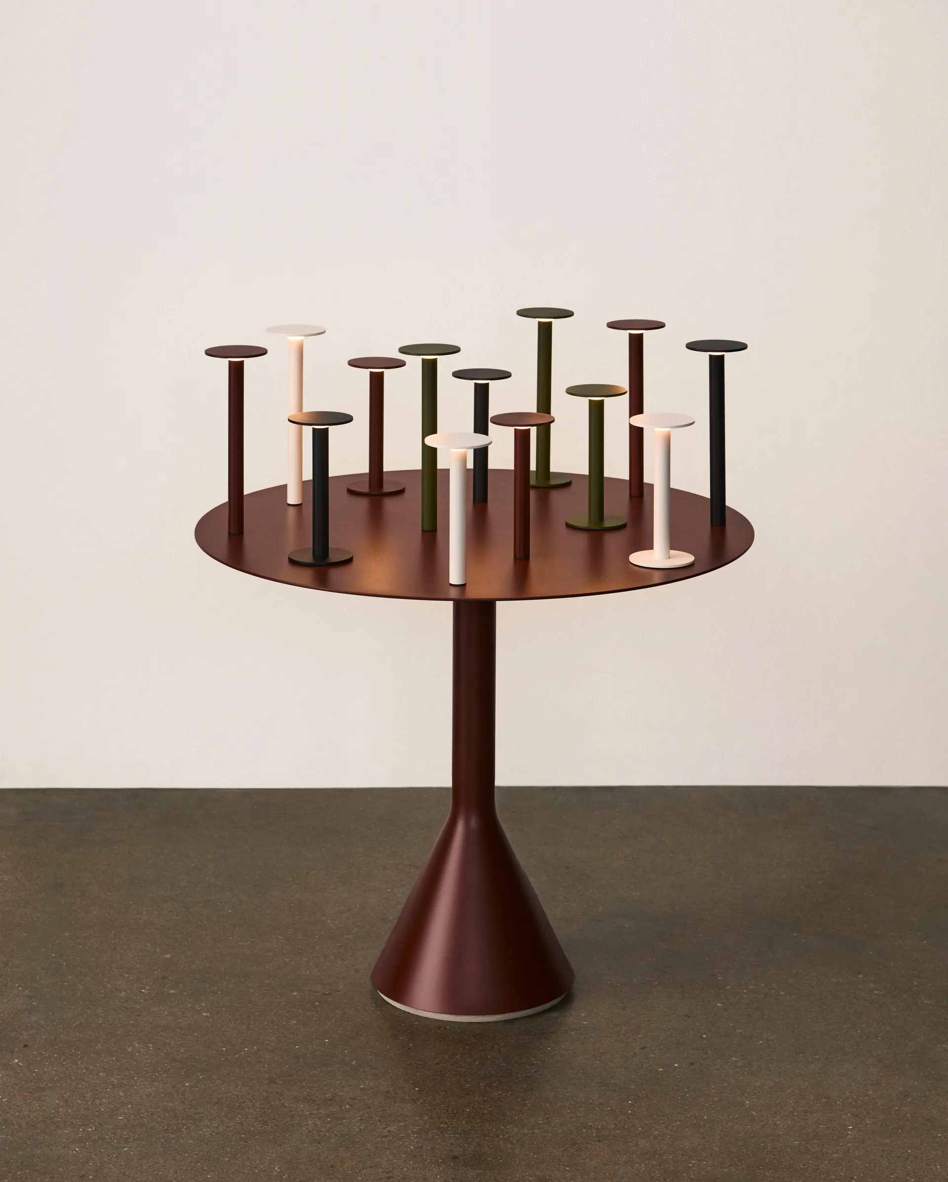 Host przenośna lampa, Olive, 22 cm HAY