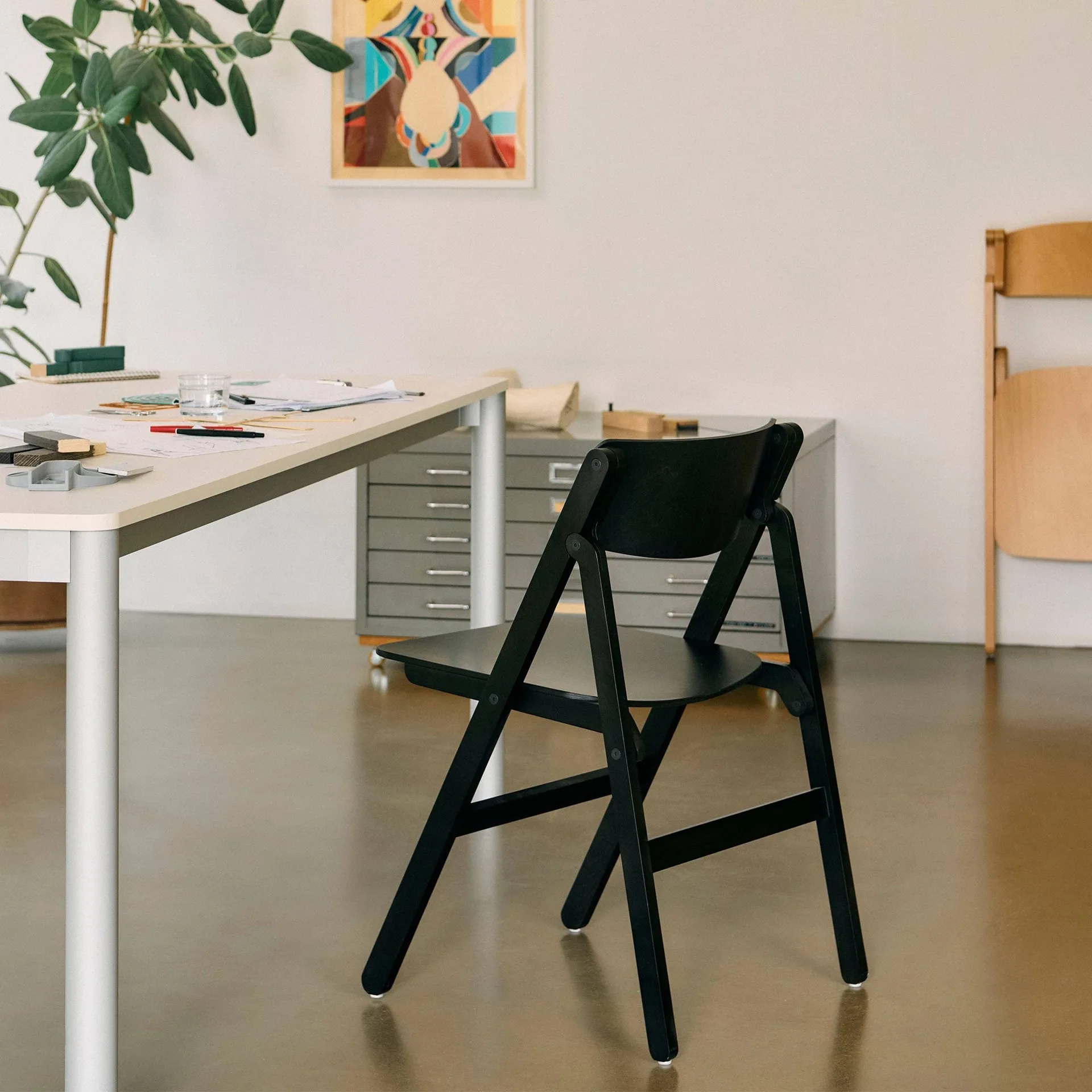 Krzesło Backflip Chair, Anthracite lakierowany buk HAY
