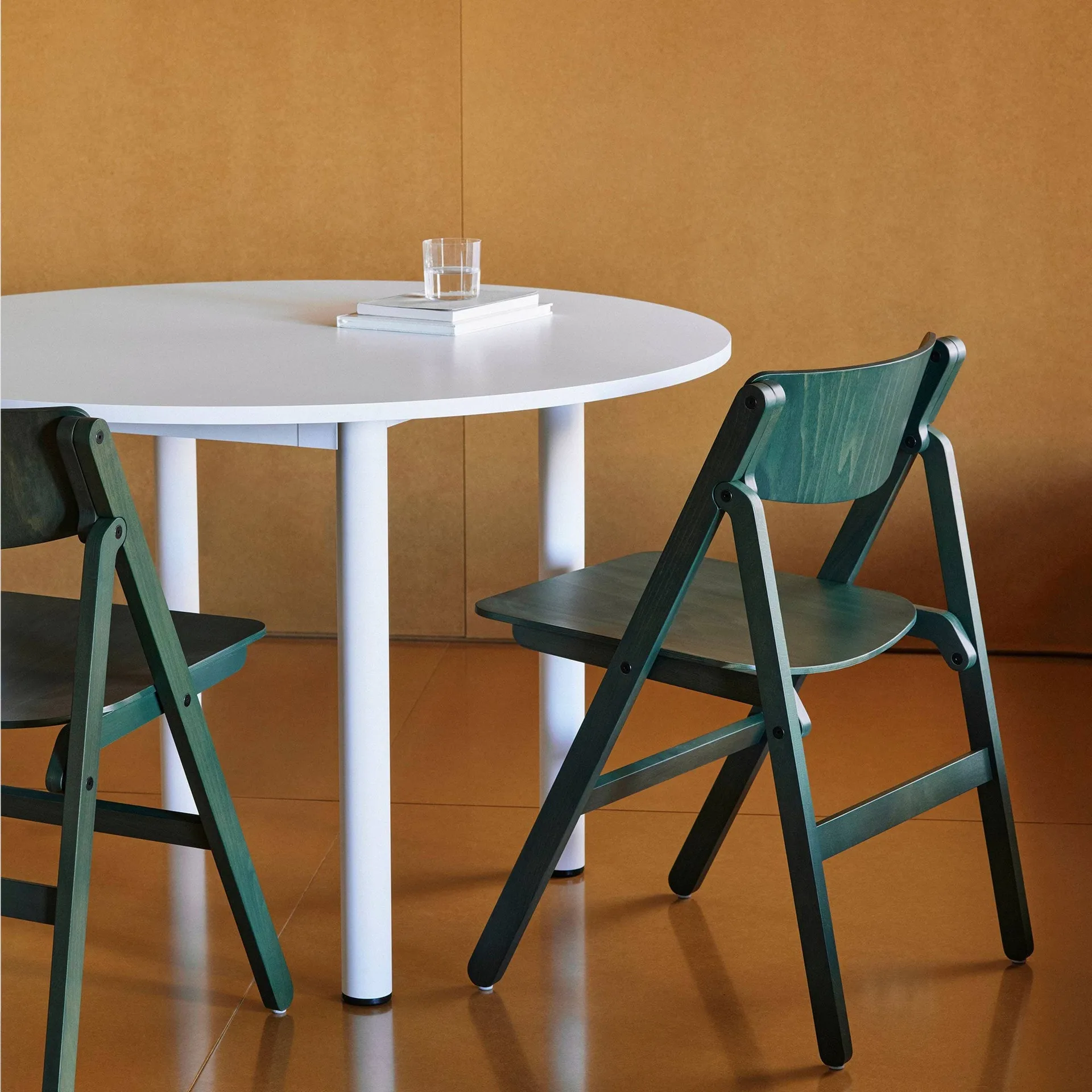Krzesło Backflip Chair, Cedar green lakierowany buk HAY