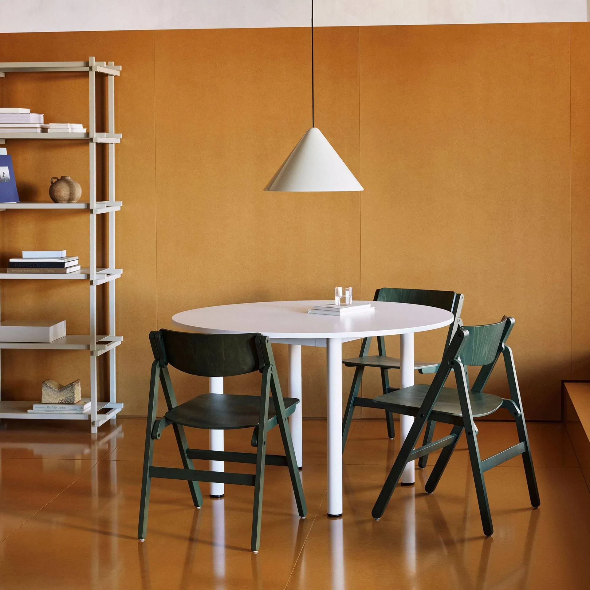 Krzesło Backflip Chair, Cedar green lakierowany buk HAY
