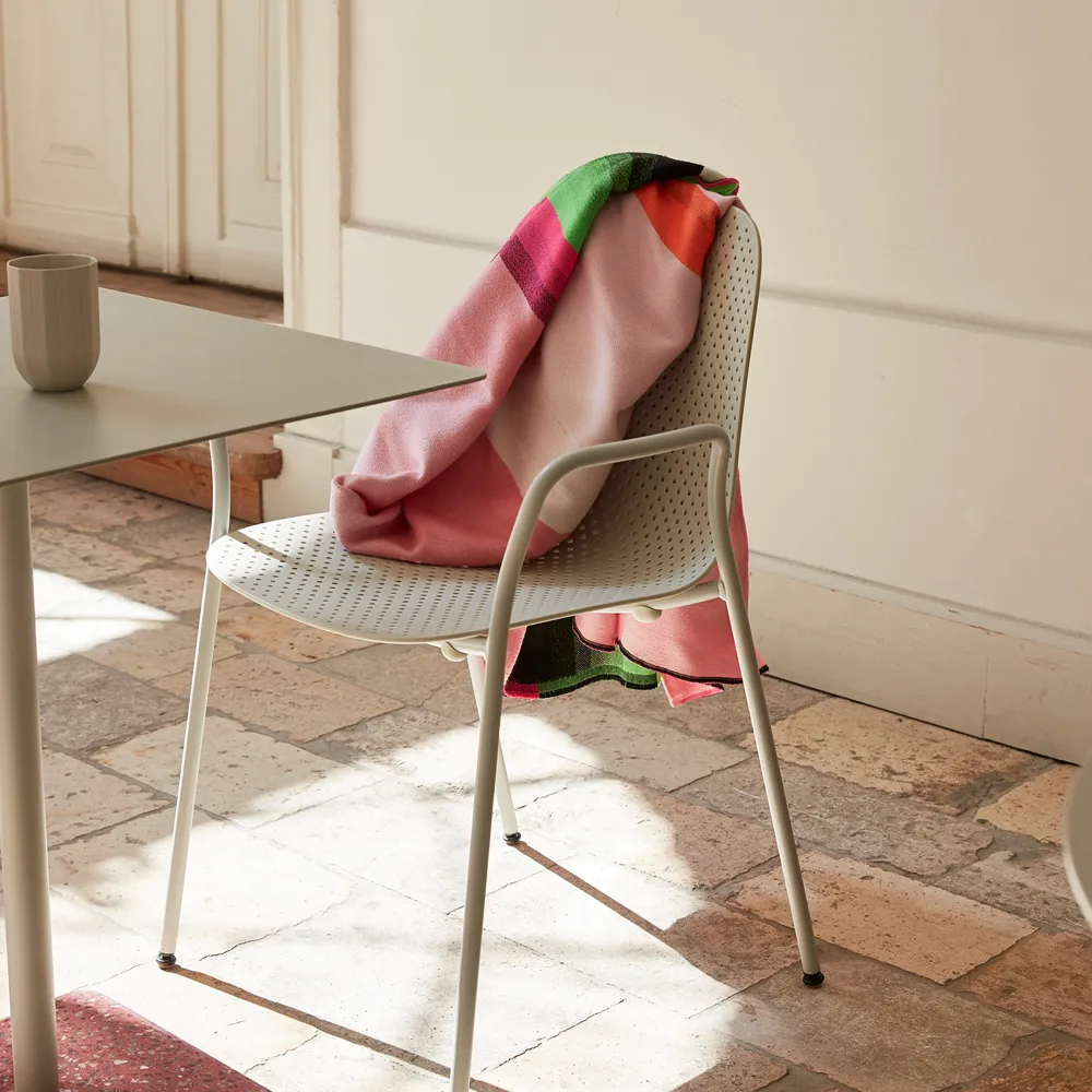 Krzesło z podłokietnikami 13Eighty, Chalk white-grey white HAY