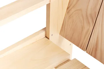 Krzesło z podłokietnikami Crate Dining Chair - Water-based lacquered pinewood - HAY