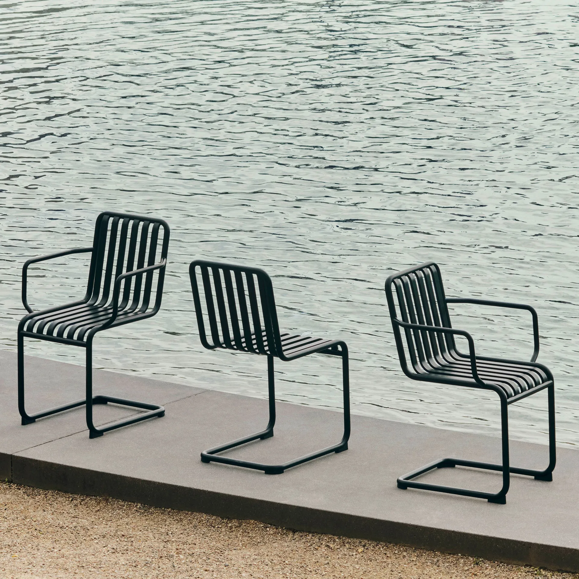 Krzesło z podłokietnikami Palissade Cantilever, Anthracite HAY