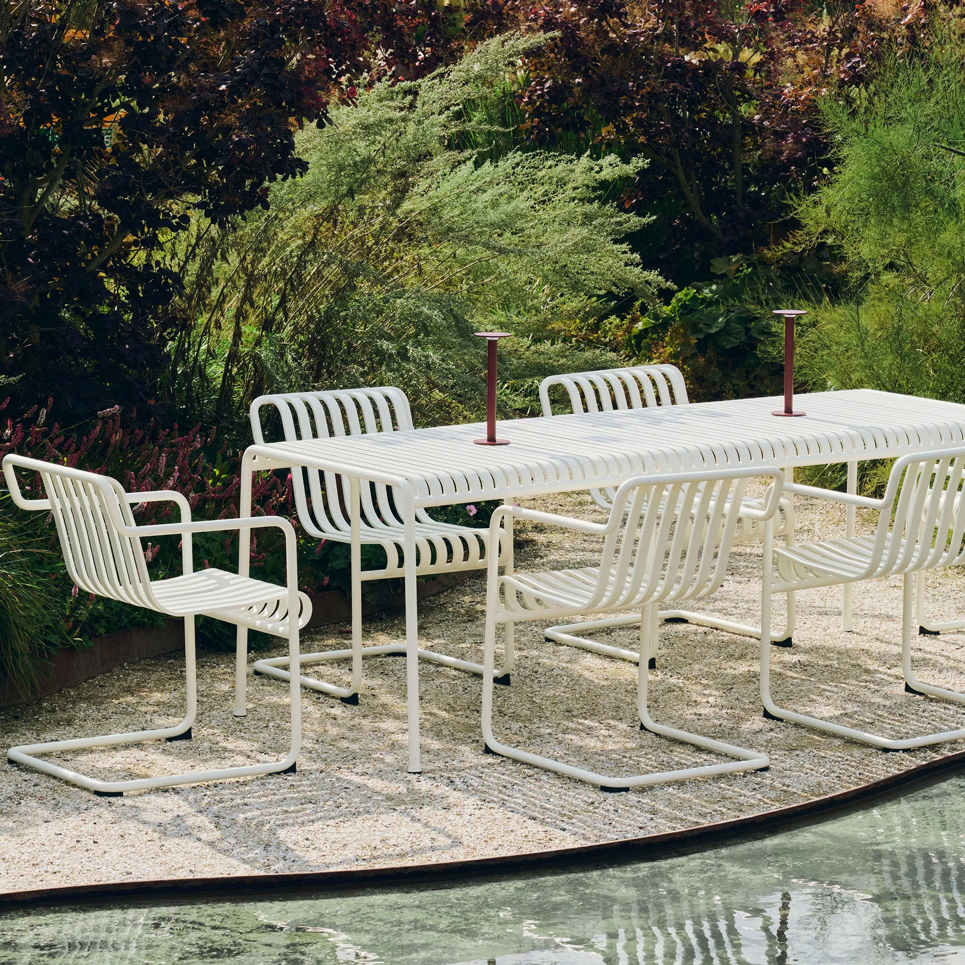 Krzesło z podłokietnikami Palissade Cantilever Dining, Cream white HAY