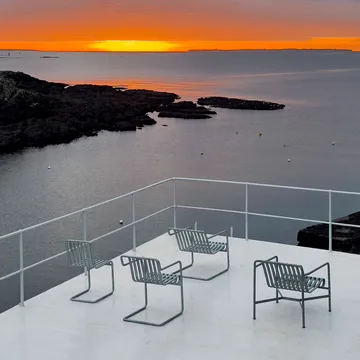 Krzesło z podłokietnikami Palissade Cantilever Dining - Hot galvanised steel - HAY