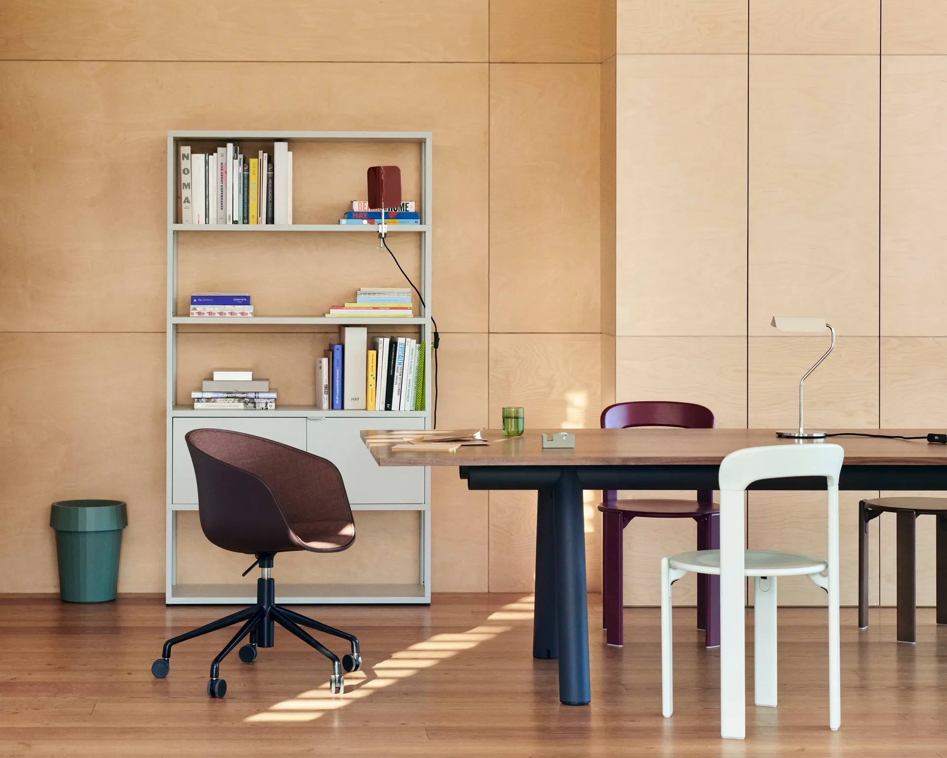 Lampa Apex Clip, Maroon red HAY