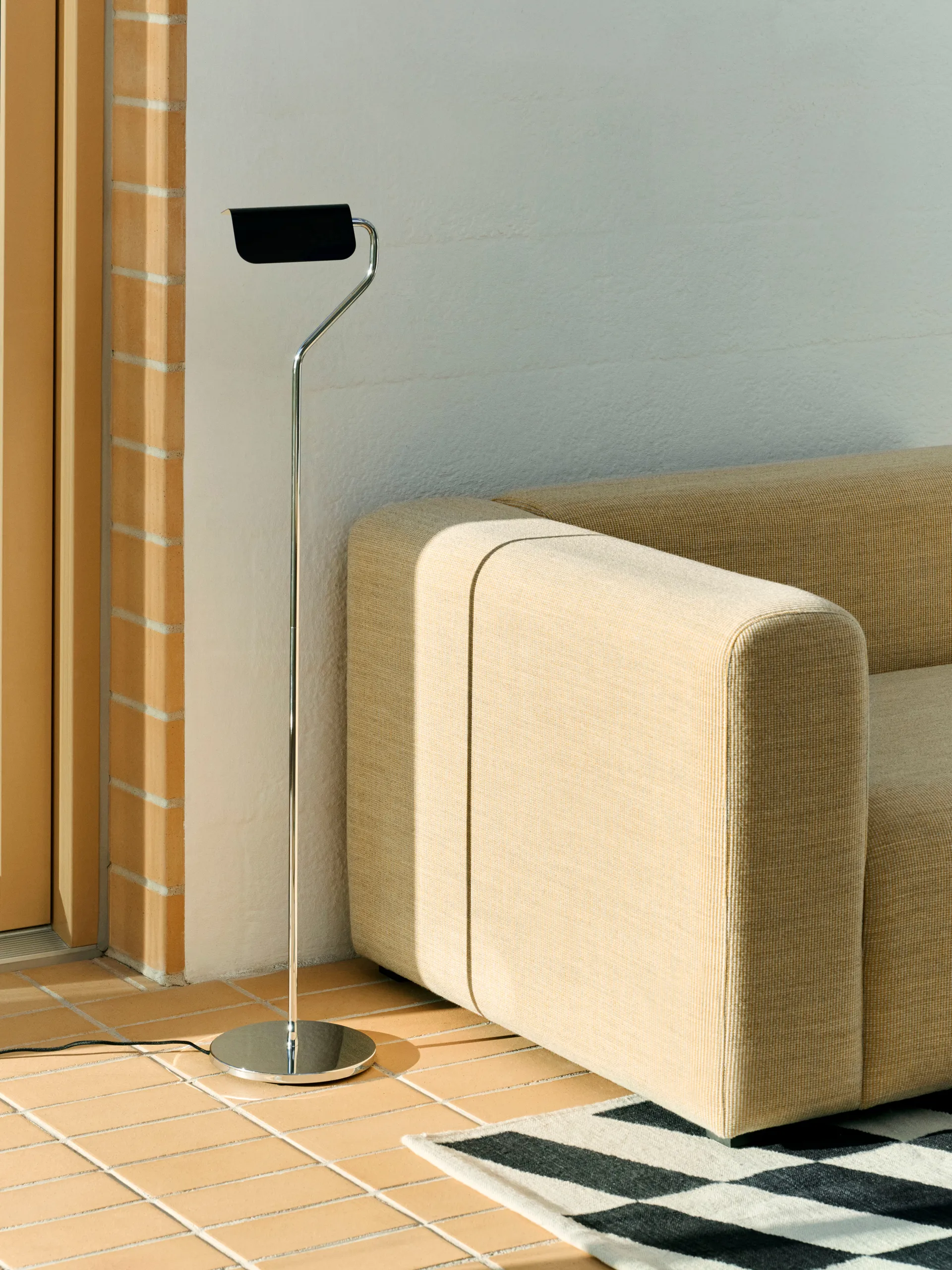 Lampa podłogowa Apex, Iron black HAY