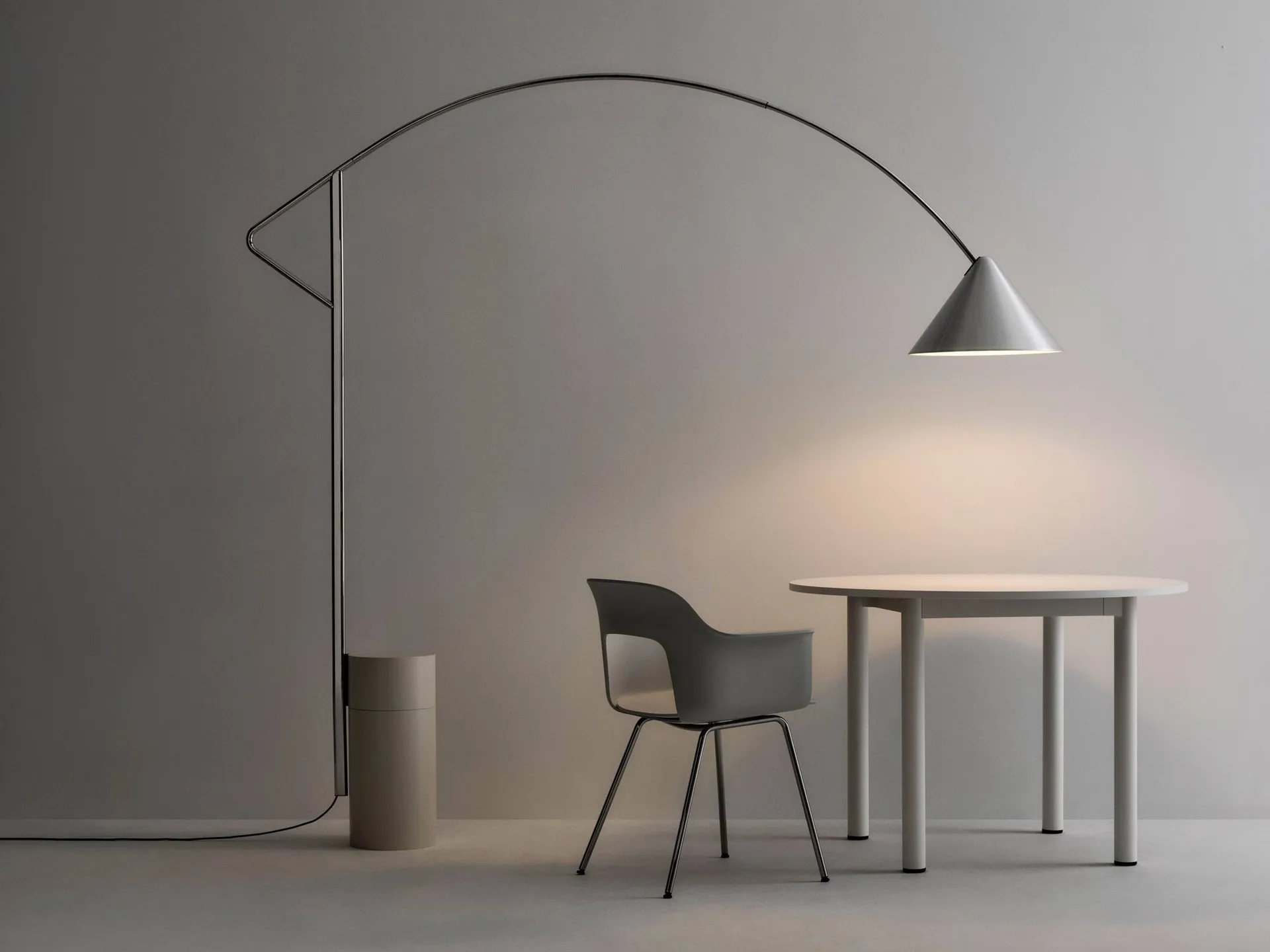 lampa podłogowa Compass, Srebrny kolor HAY