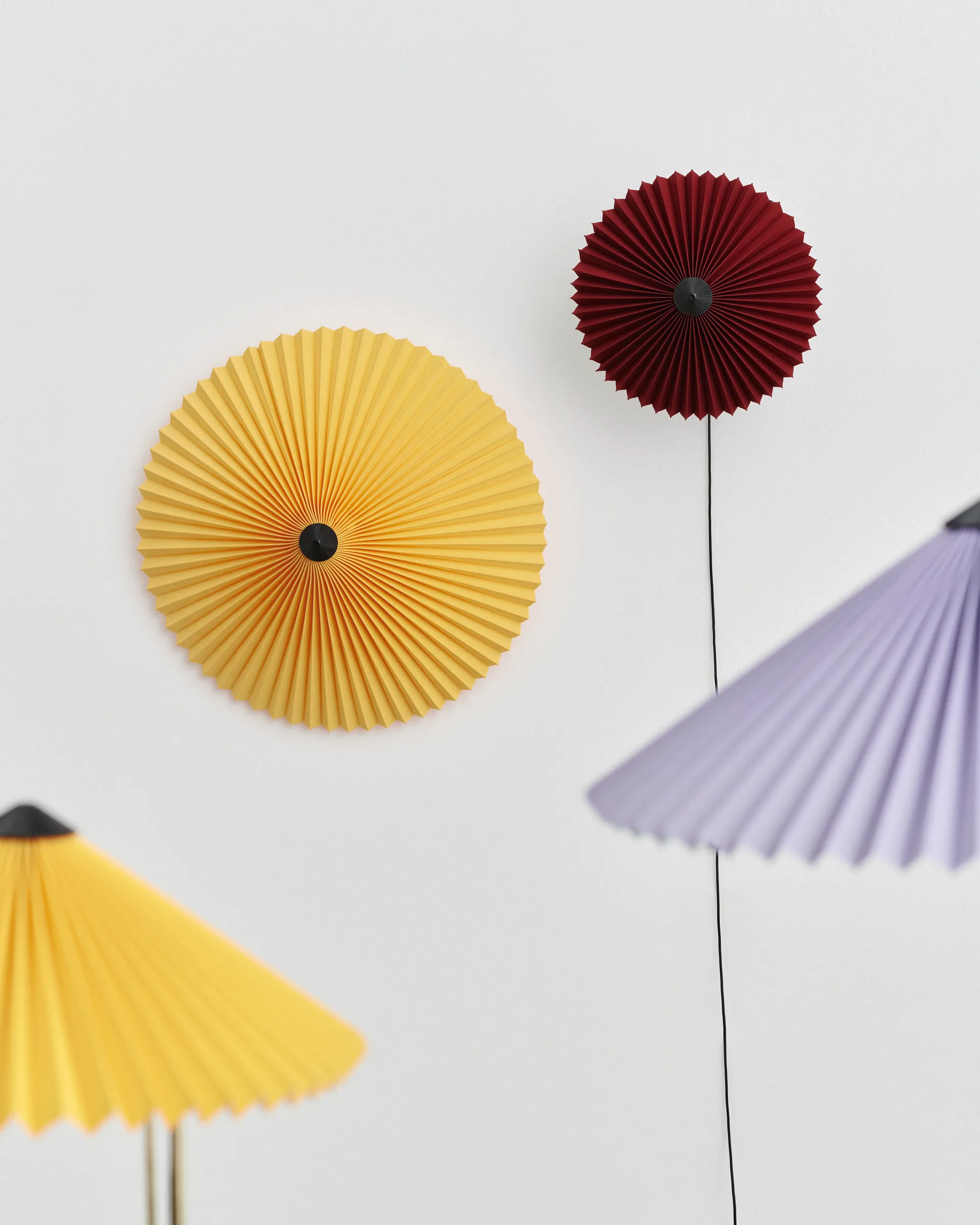 Lampa ścienna Matin Ø30 cm, Oxide red shade HAY