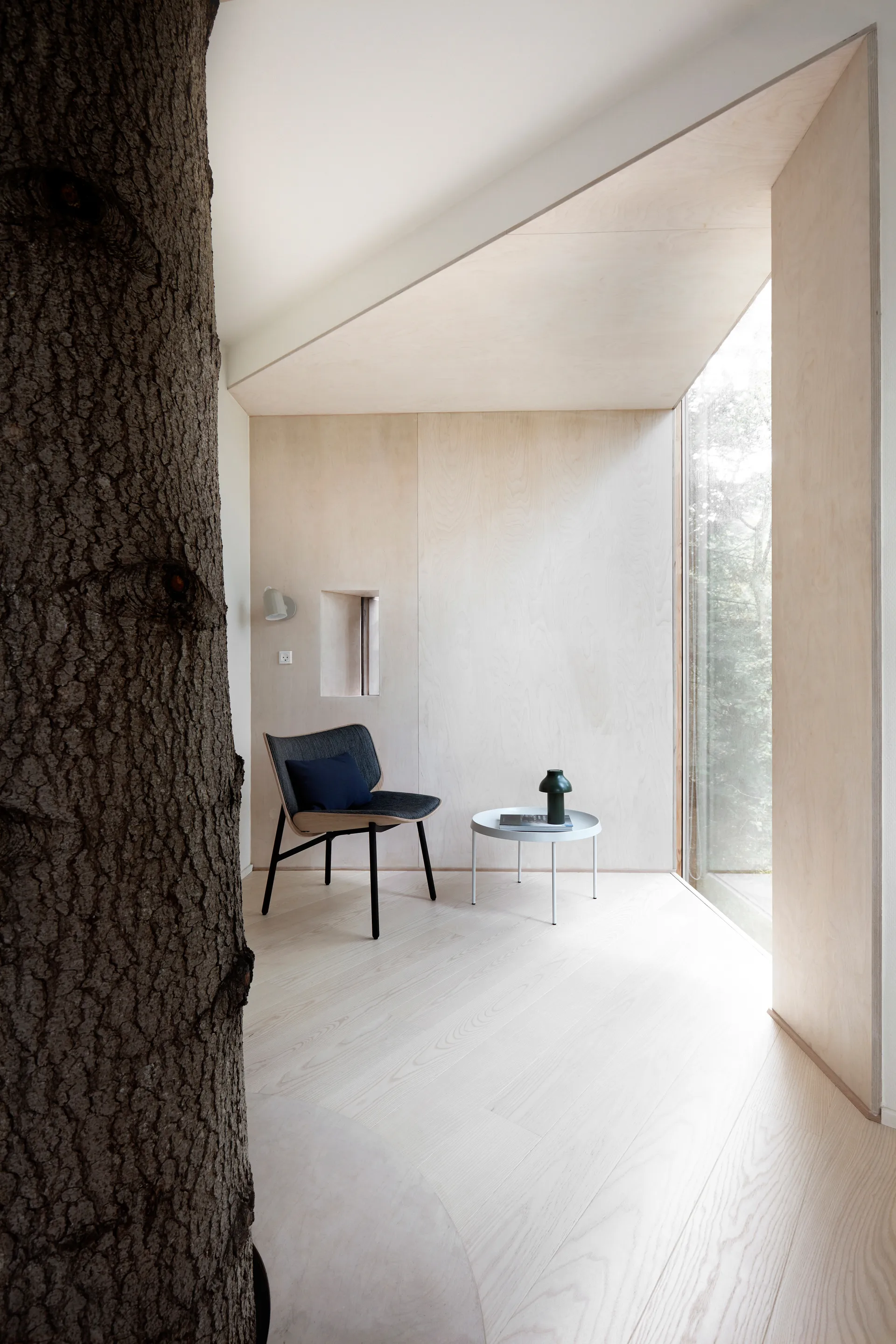 Lampa ścienna Noc wall button, Off white HAY