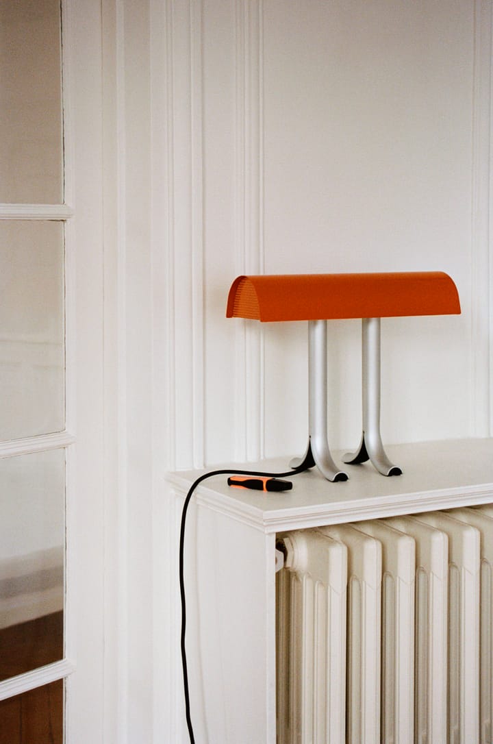 Lampa stołowa Anagram, Charred orange HAY