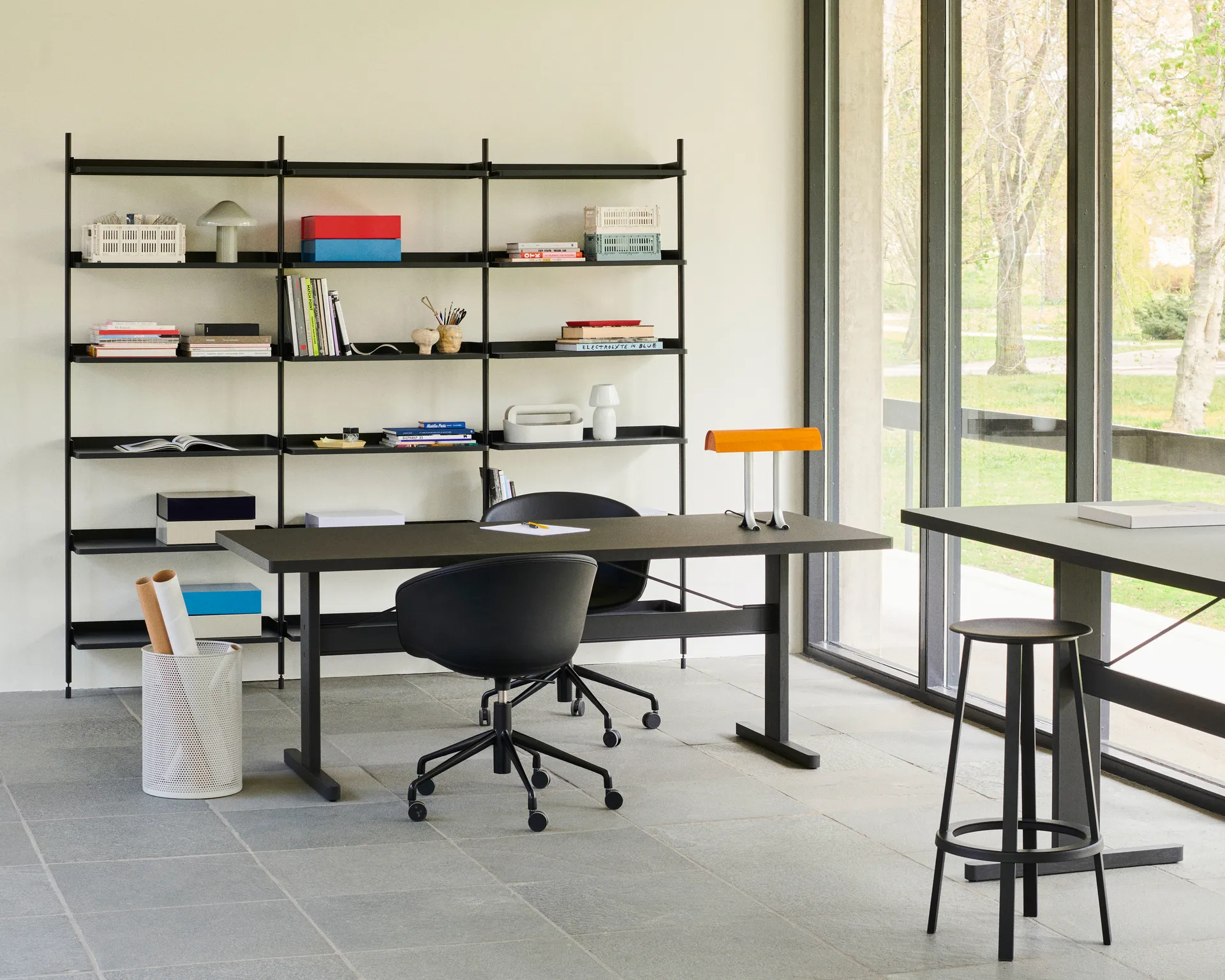 Lampa stołowa Anagram, Charred orange HAY